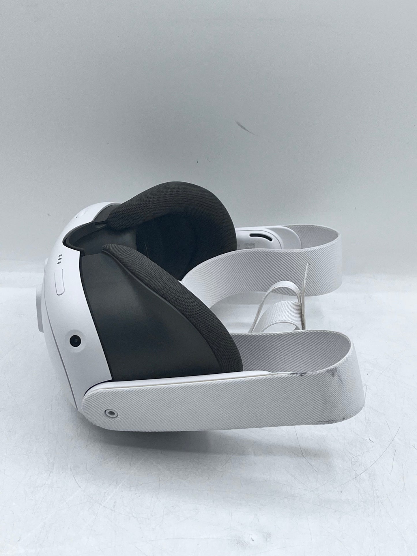 Meta Oculus Quest 3 512GB Virtual Reality Headset - White