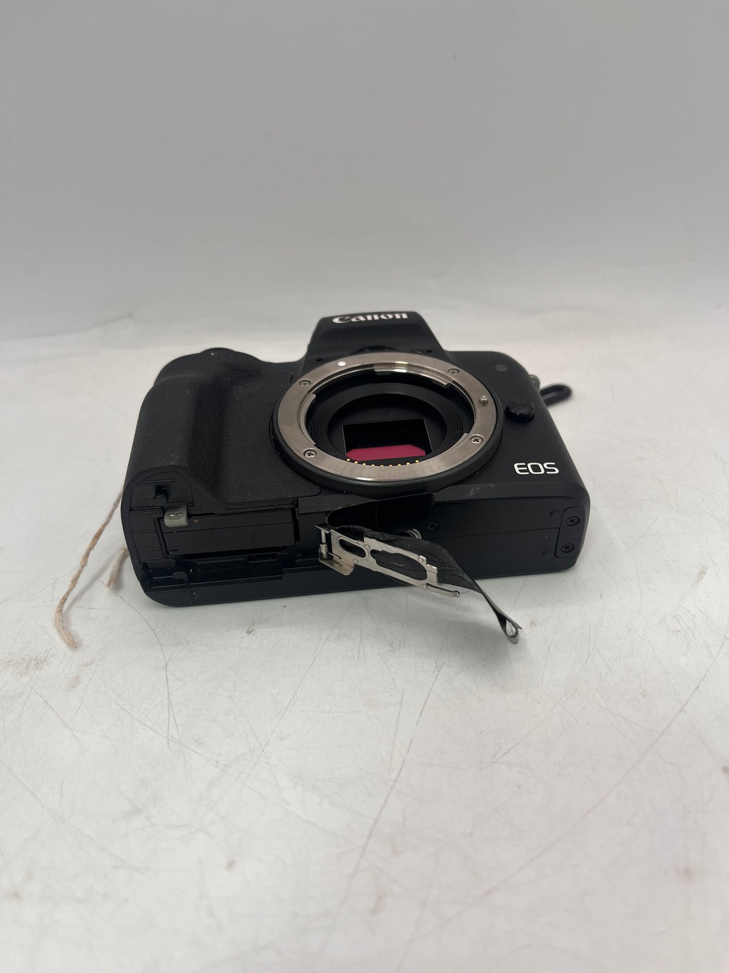 Canon EOS M50 Digital Camera Black Broken w/ Battery & Wrist Strap