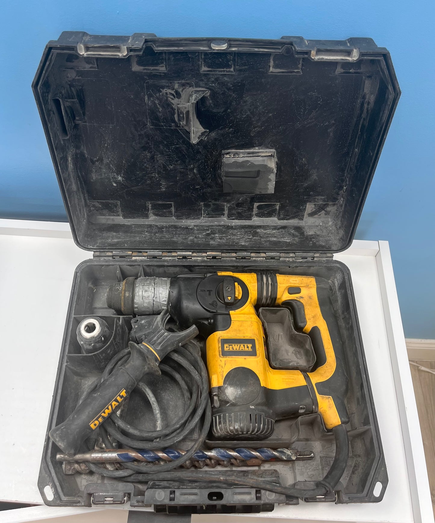 DeWalt D25324K 1" Heavy Duty SDS Rotary Hammer Kit w/Case and Extras Free Shipping