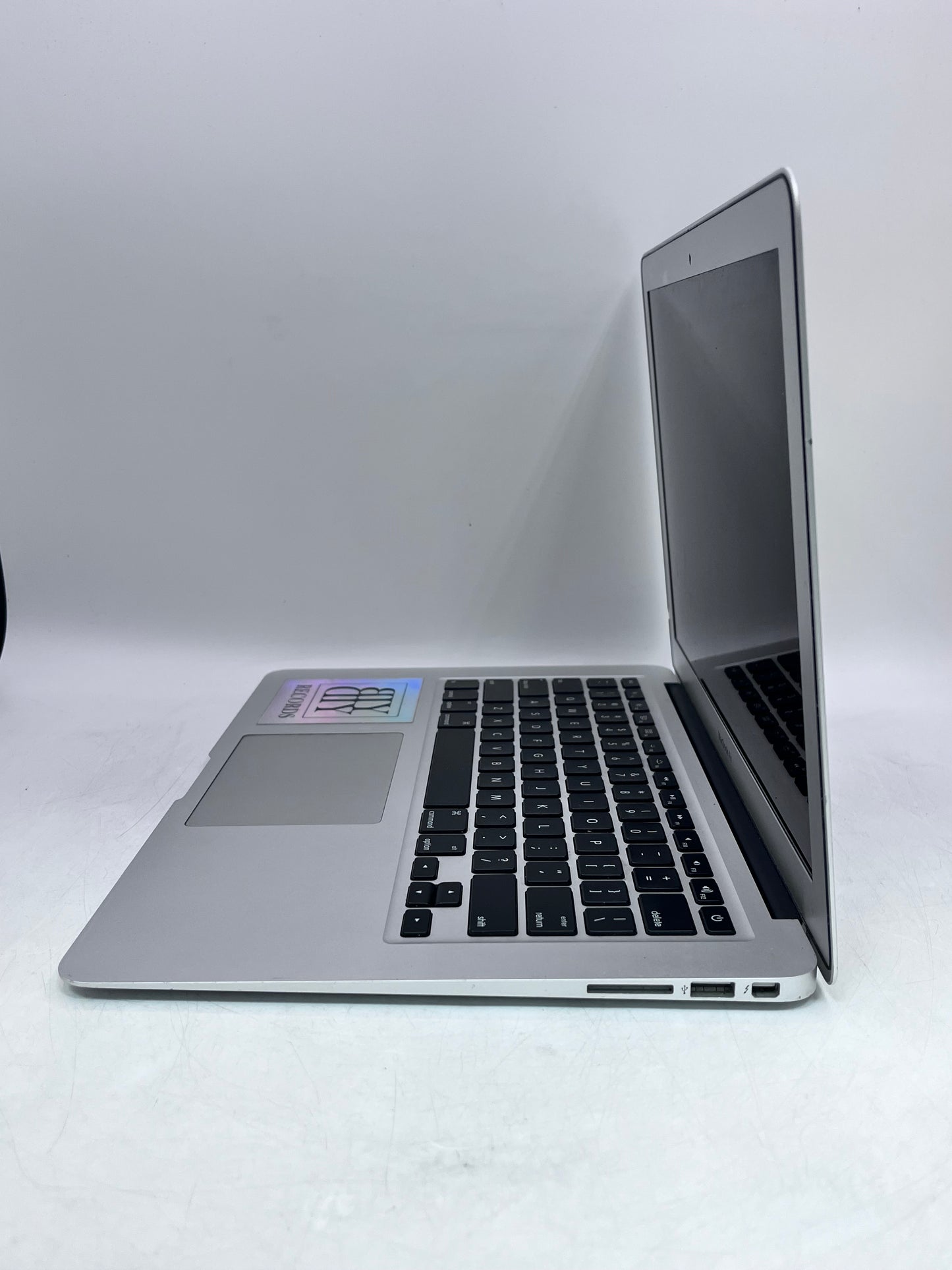 Apple MacBook Air 13" A1466 (2017) i5, 8GB RAM, 128GB SSD - Silver NO OS