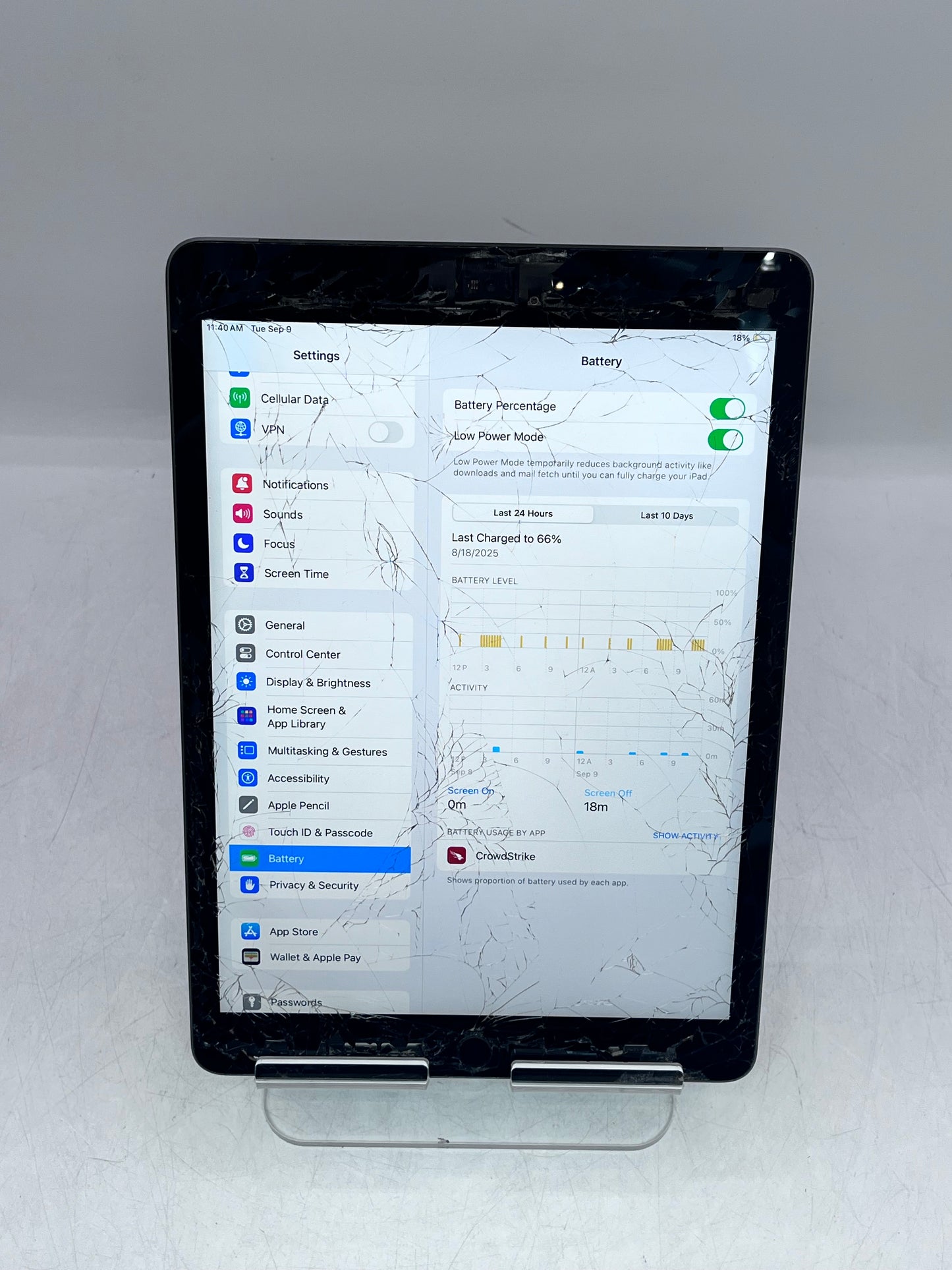 Apple iPad 8th Gen (A2428) 10.2"  Wi-Fi + 4G - Space Gray