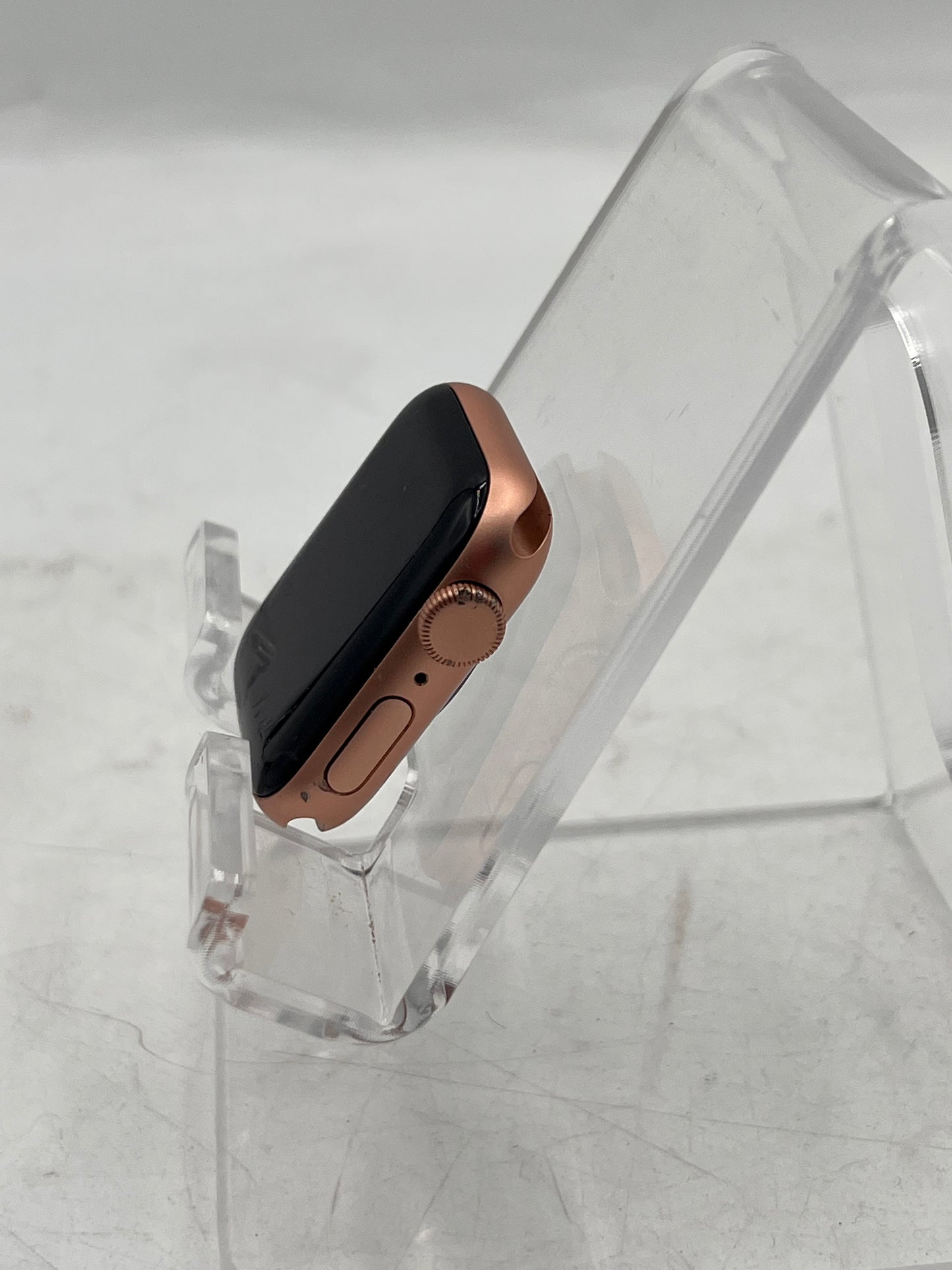 Apple Watch SE A2351 2020 40mm GPS Only Smart Watch - Black/Gold Aluminum
