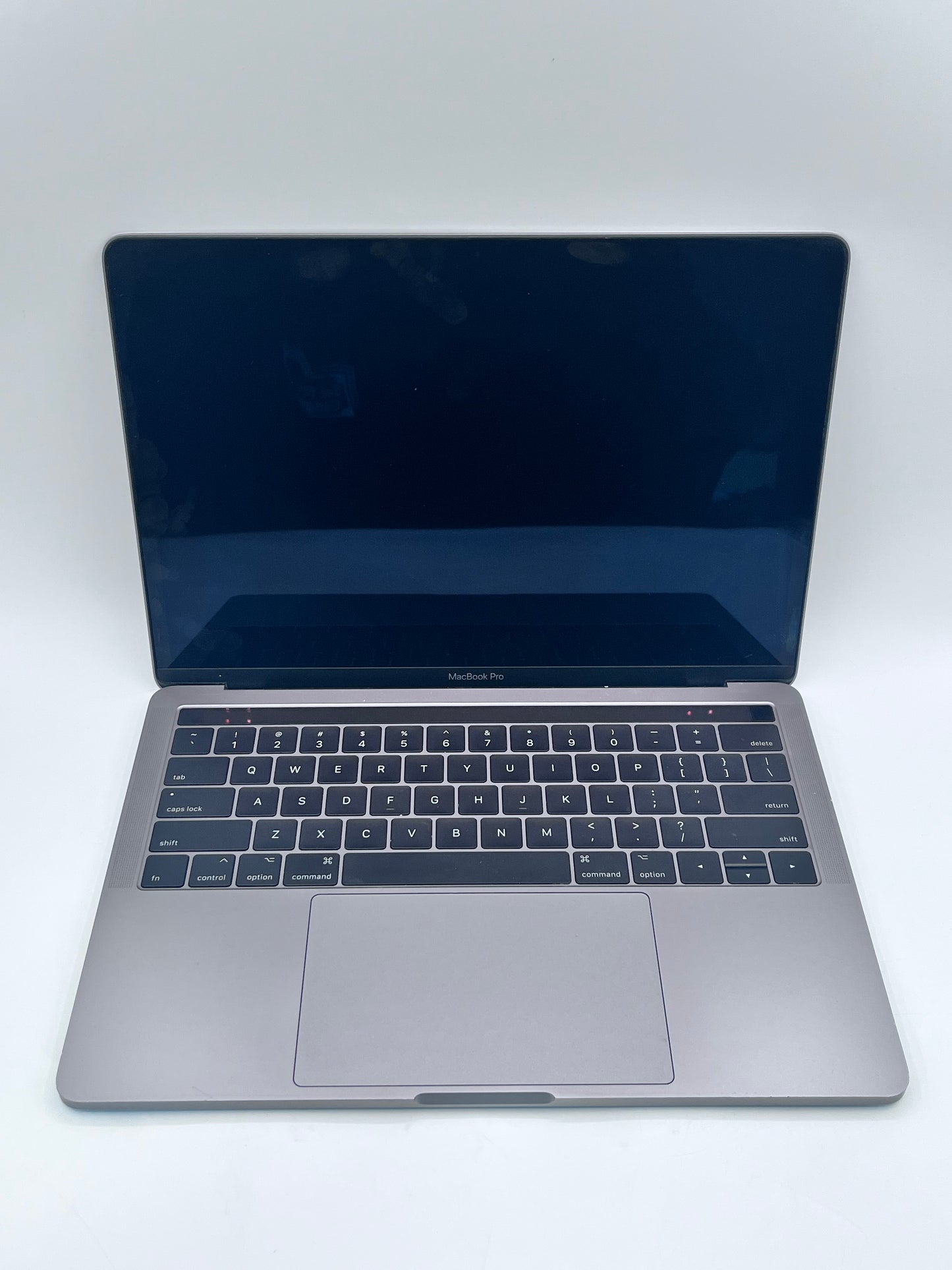 2017 MacBook Pro 13.3" i5-7360U @ 3.1GHz 8GB 256GB A1706 MPXV2LL/A Space Grey