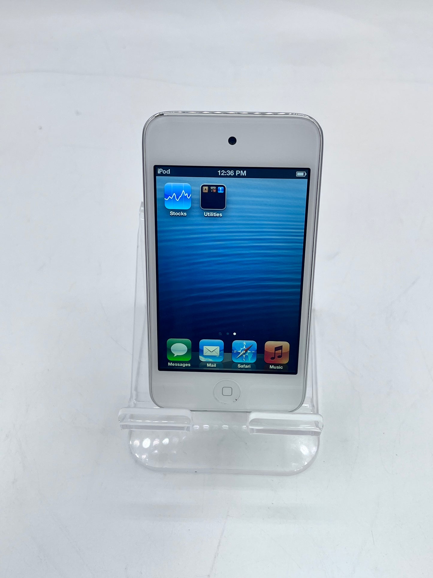 Apple iPod A1367 MP3 Player 13.7GB White