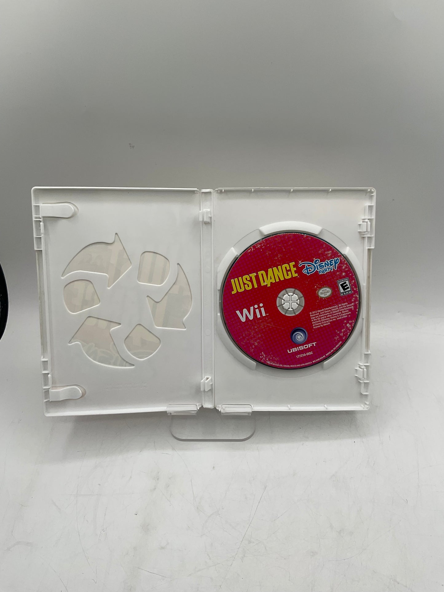 Nintendo Wii RVL 101 Video Game Console w/ Games - White