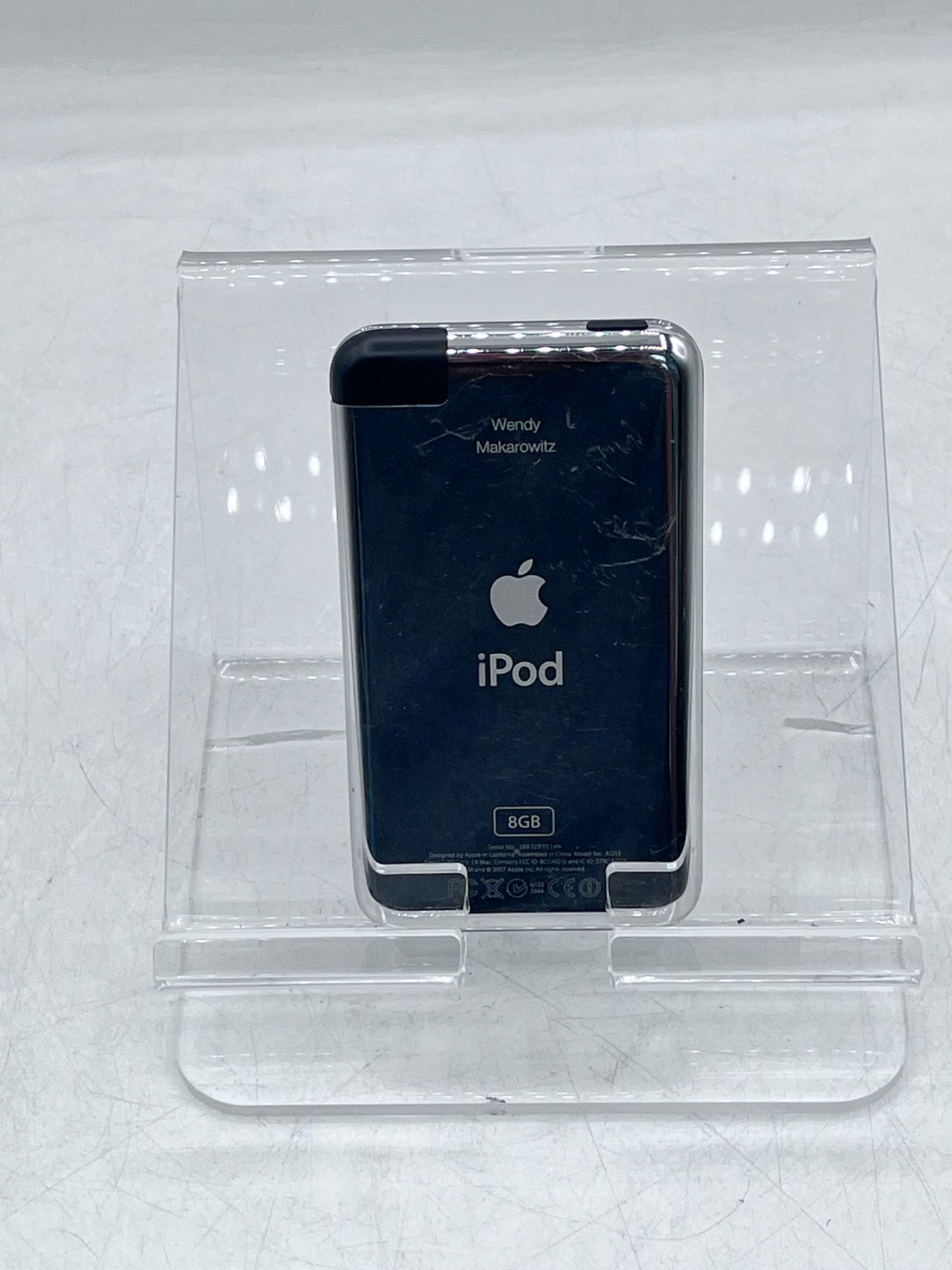Apple iPod Touch 1st Gen 8GB Black USB MP3 Player MA623LL/A