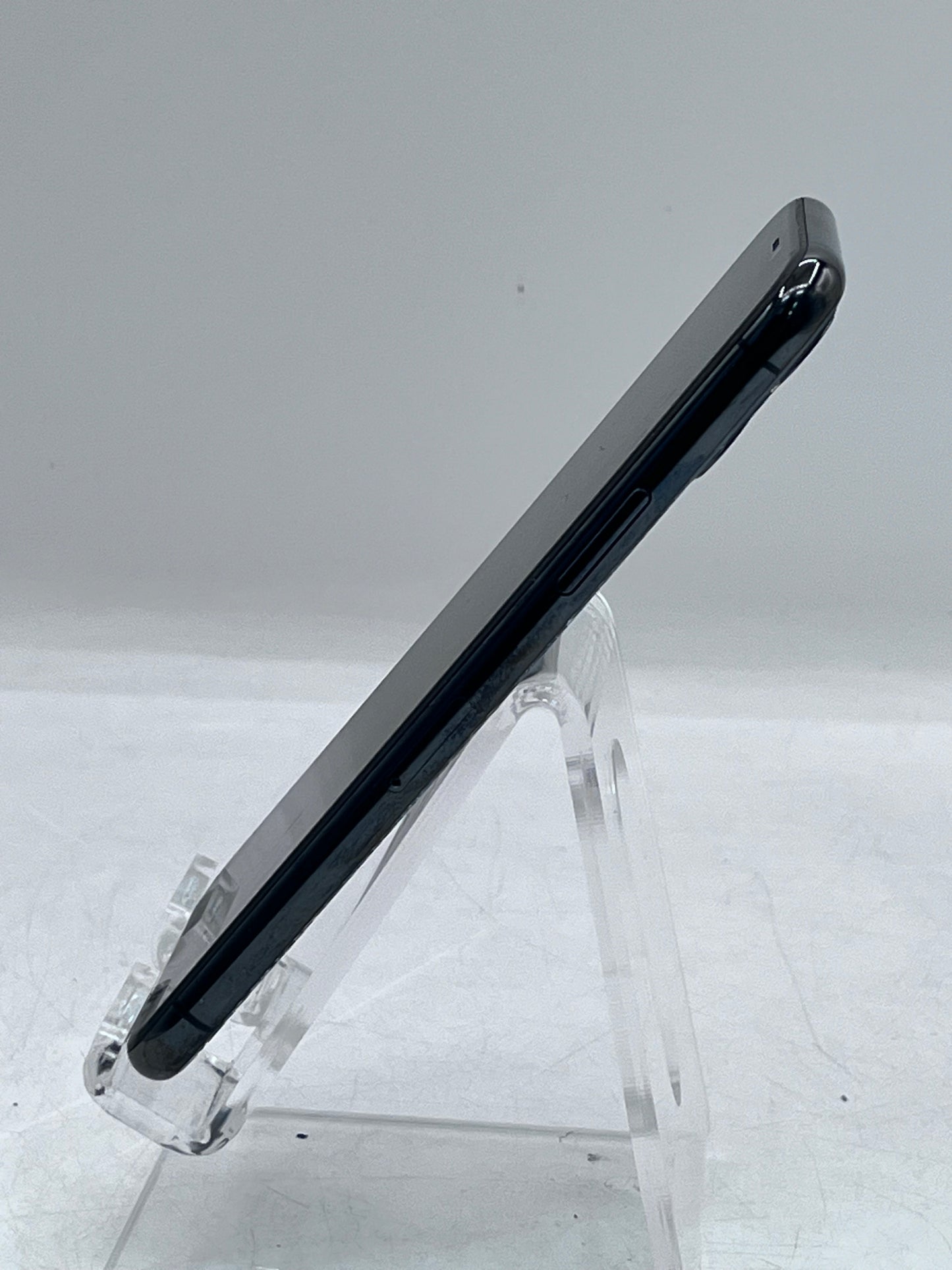 Unlocked Apple iPhone 11 Pro A2160 MWCR2LL/A 512GB