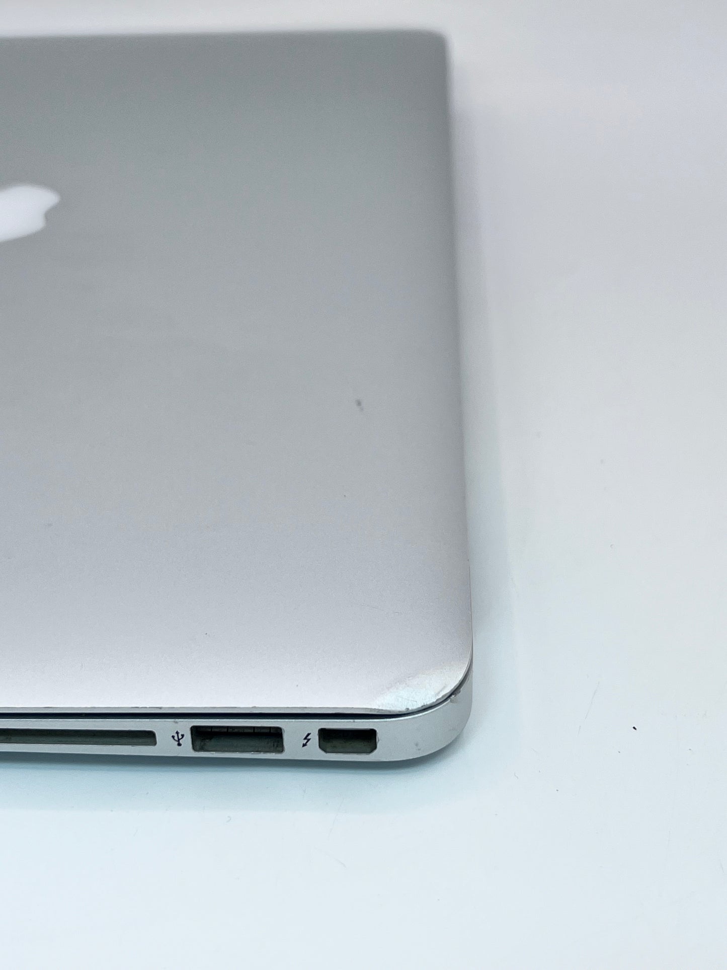 Apple MacBook Air 13" A1466 2015 Core i5 4GB 128GB Silver READ