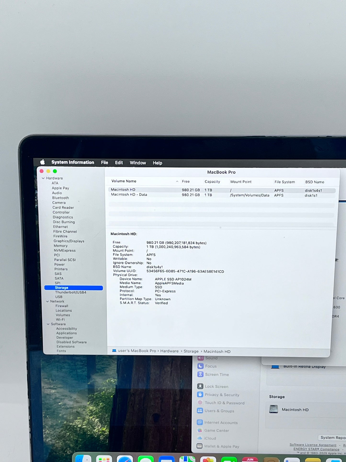 2018 Apple MacBook Pro 15" i9 16GB 1TB A1990 Space Gray READ