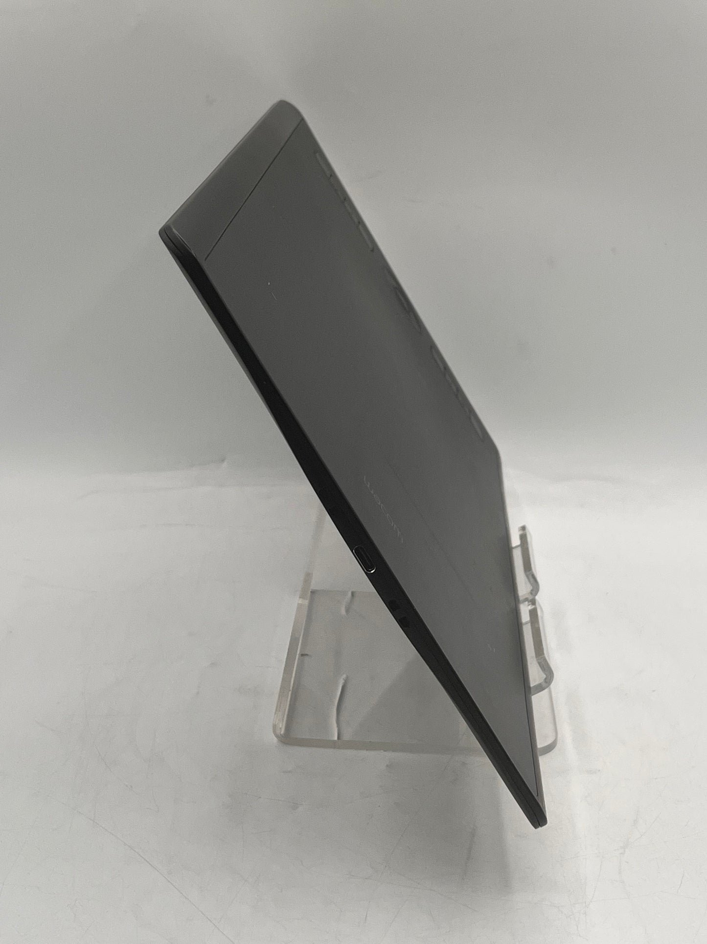 Wacom PTH660 Intuos Pro Medium Graphic Tablet with Pen and USB Cable