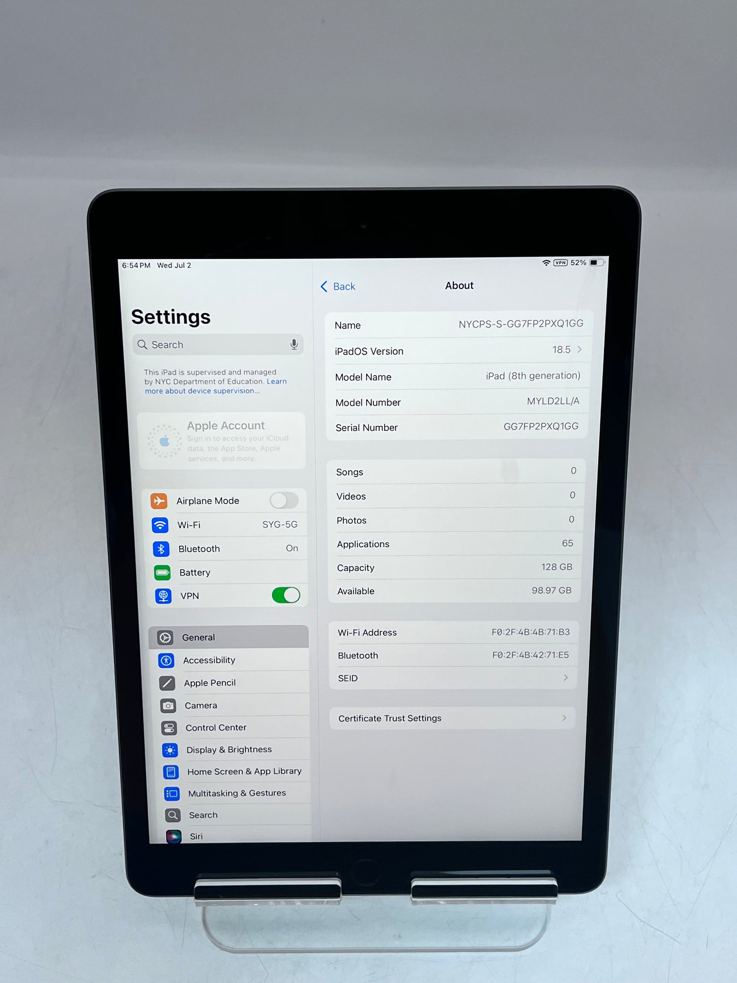 WiFi Only Apple iPad (8th Gen) 128GB - A2270 MYLD2LL/A 2020 - Space Gray READ