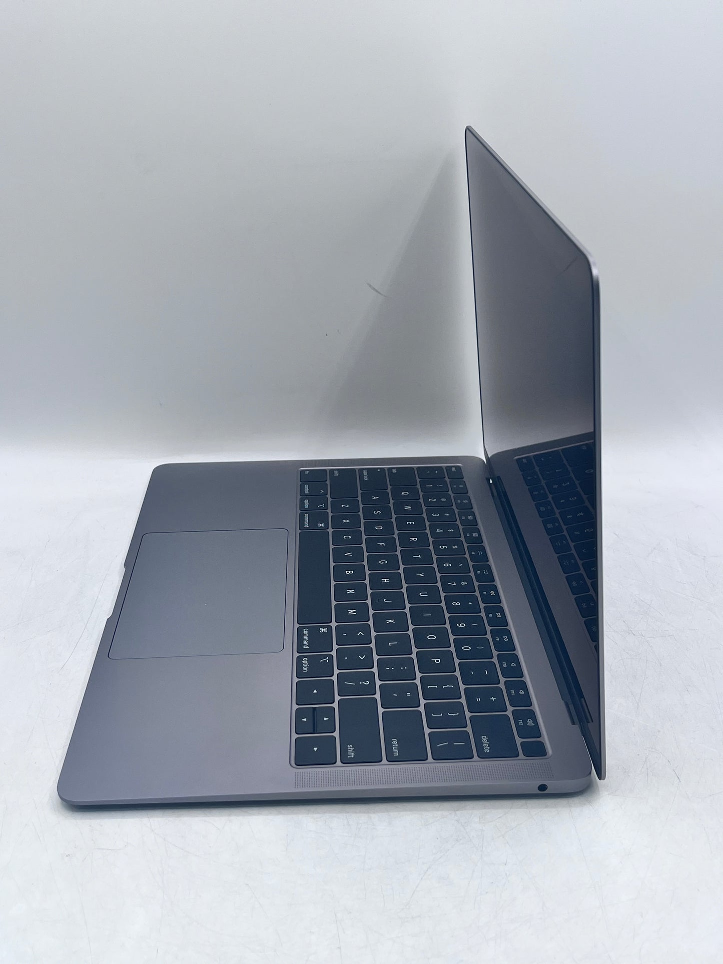 Apple MacBook Air Retina A1932 2019 (16GB RAM, Core i5, Broken) - Space Gray READ