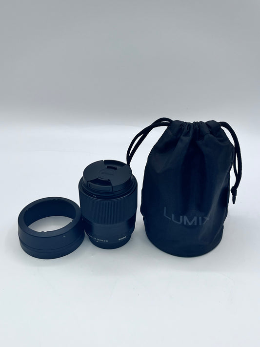 Sigma 30mm F/1.4 DC DN Contemporary Camera Lens for Micro Four Thirds - Black