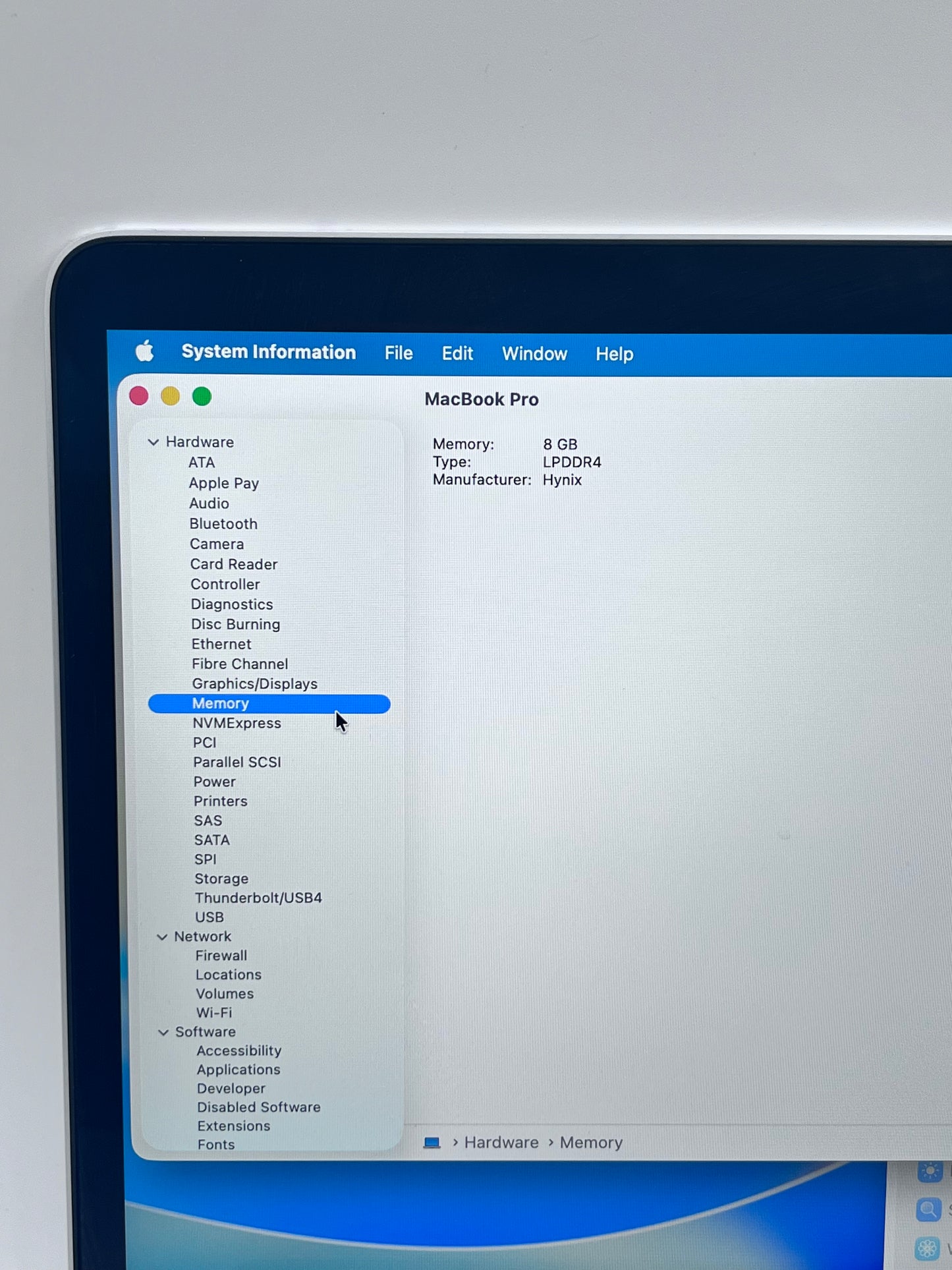 Apple MacBook Pro 13" A2338 2020 M1 8GB 512GB Silver REMOTELY MANAGED
