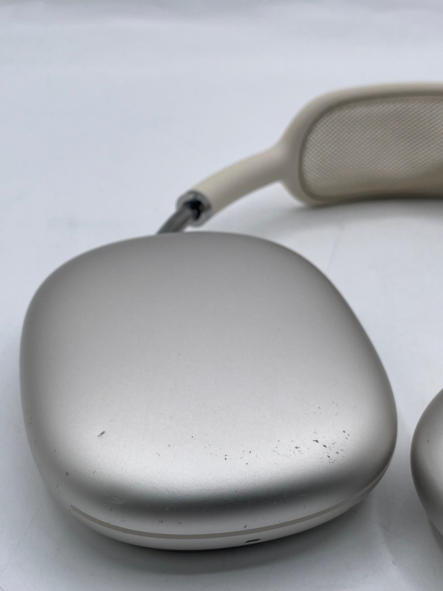 Apple AirPods Max Wireless Headphones A3184 MWW53AM/A USB-C - Starlight