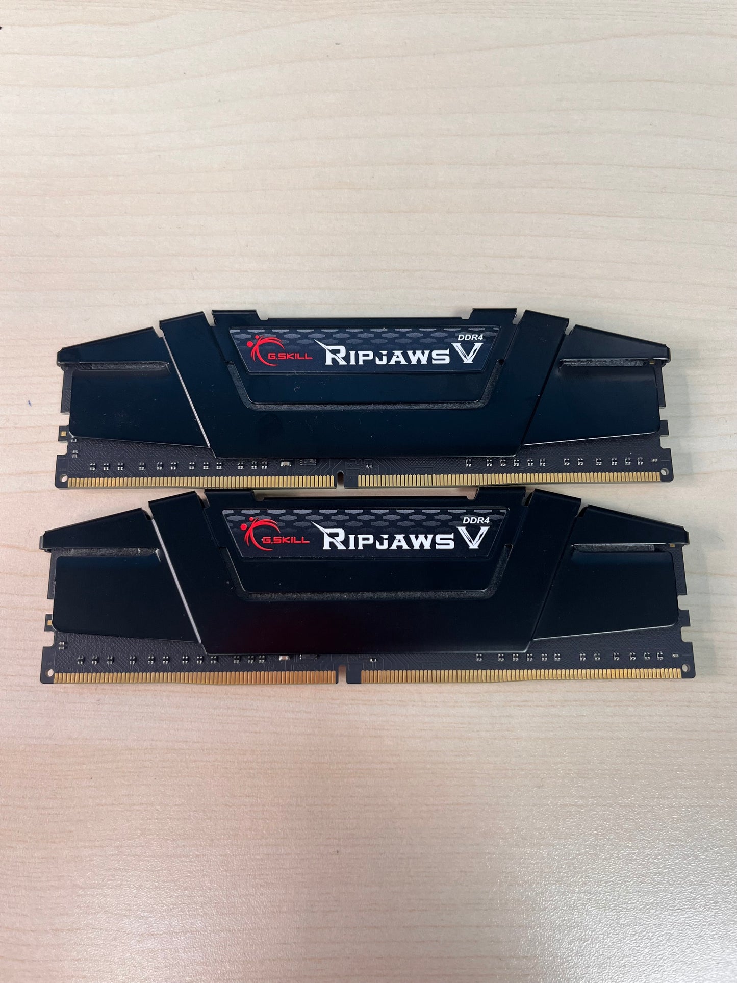 G.SKILL Ripjaws V 16GB (2x8GB) DDR4-3200 Desktop Memory Kit - Black