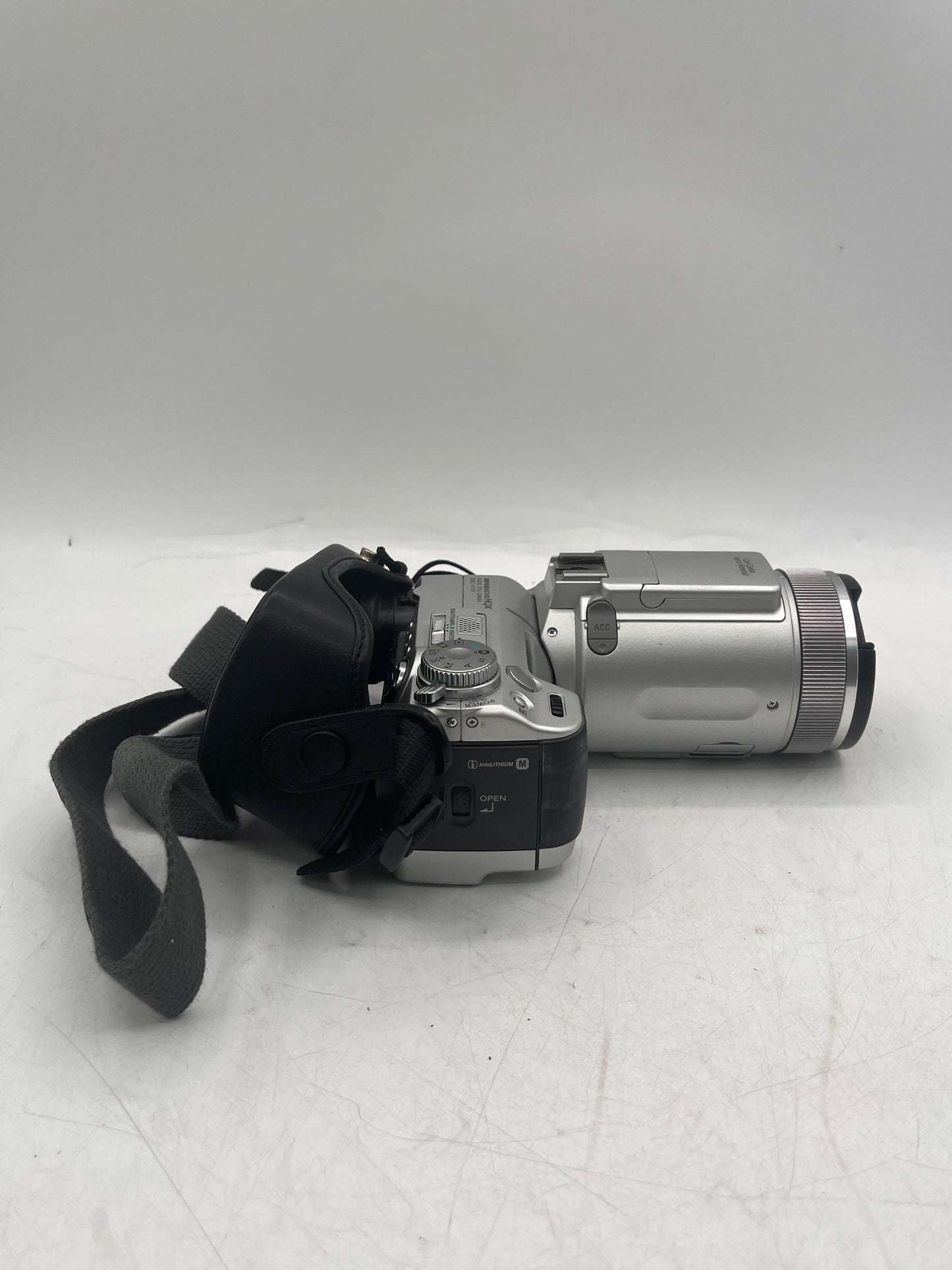 Sony MPEGMOVIE HQX DSC-F717 Digital Camera - Black PARTS