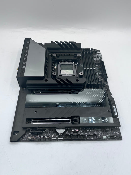 Asus ROG Crosshair X670E Hero AMD X670 AM5 Ryzen ATX Motherboard Black