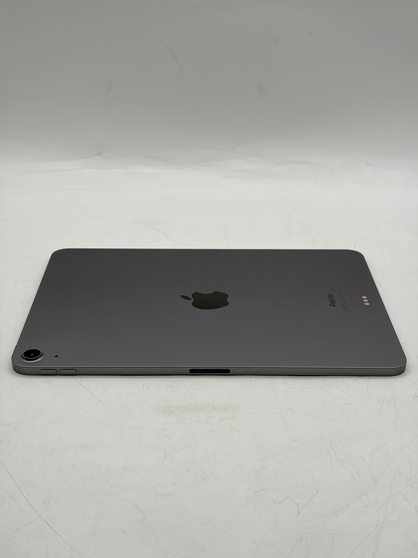 Apple iPad Air 11" 6th Gen 256GB A2902 MUWG3LL/A - Space Gray 97% Battery Health