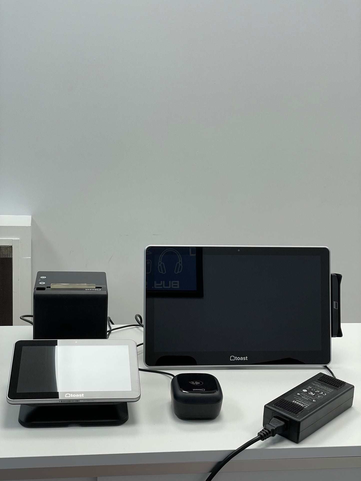 Toast POS System Bundle – Touchscreen Terminals, Card Reader & Receipt Printer