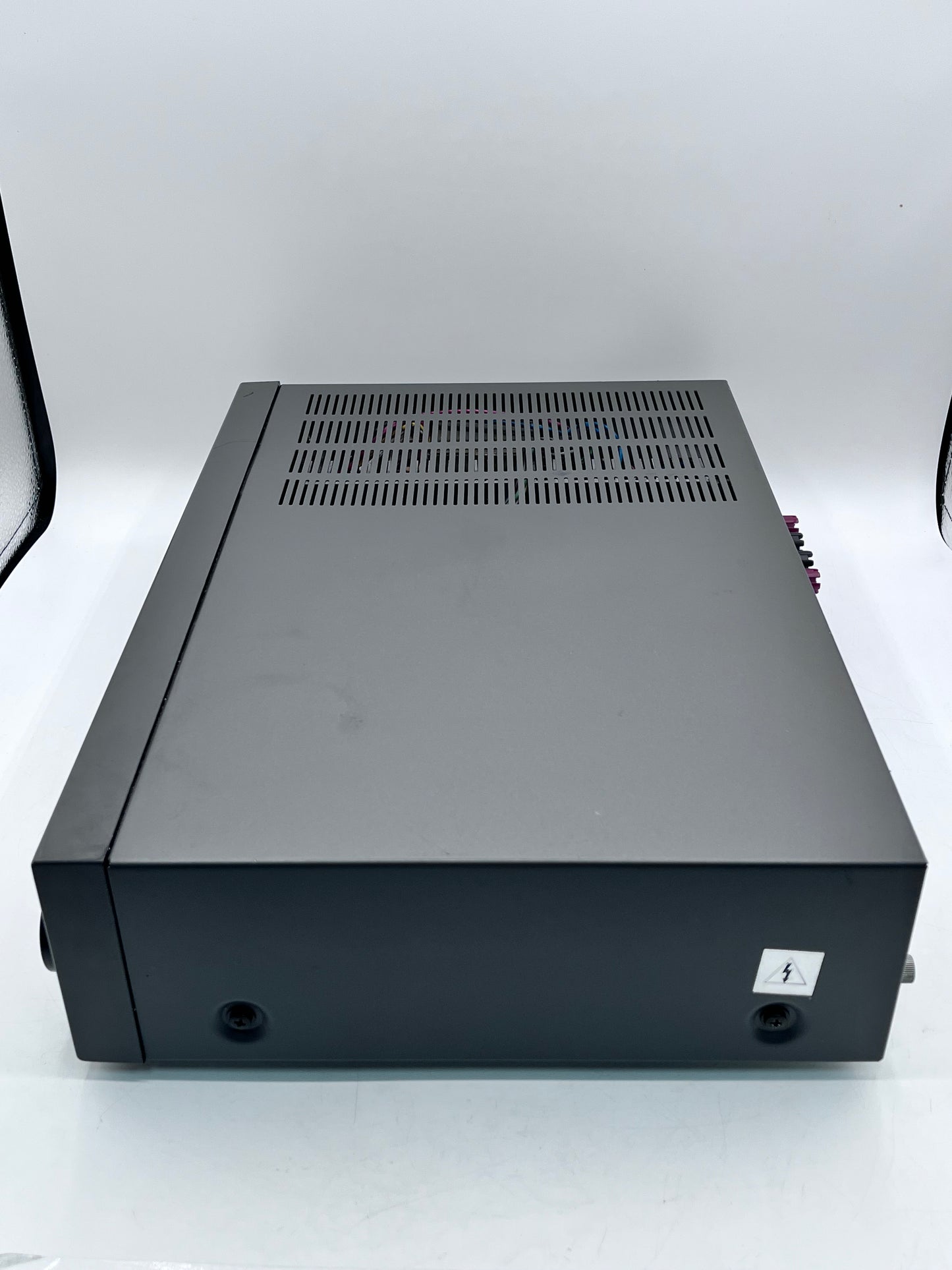 NAD Stereo Integrated Amplifier 302 with Phono Input - Free Shipping!