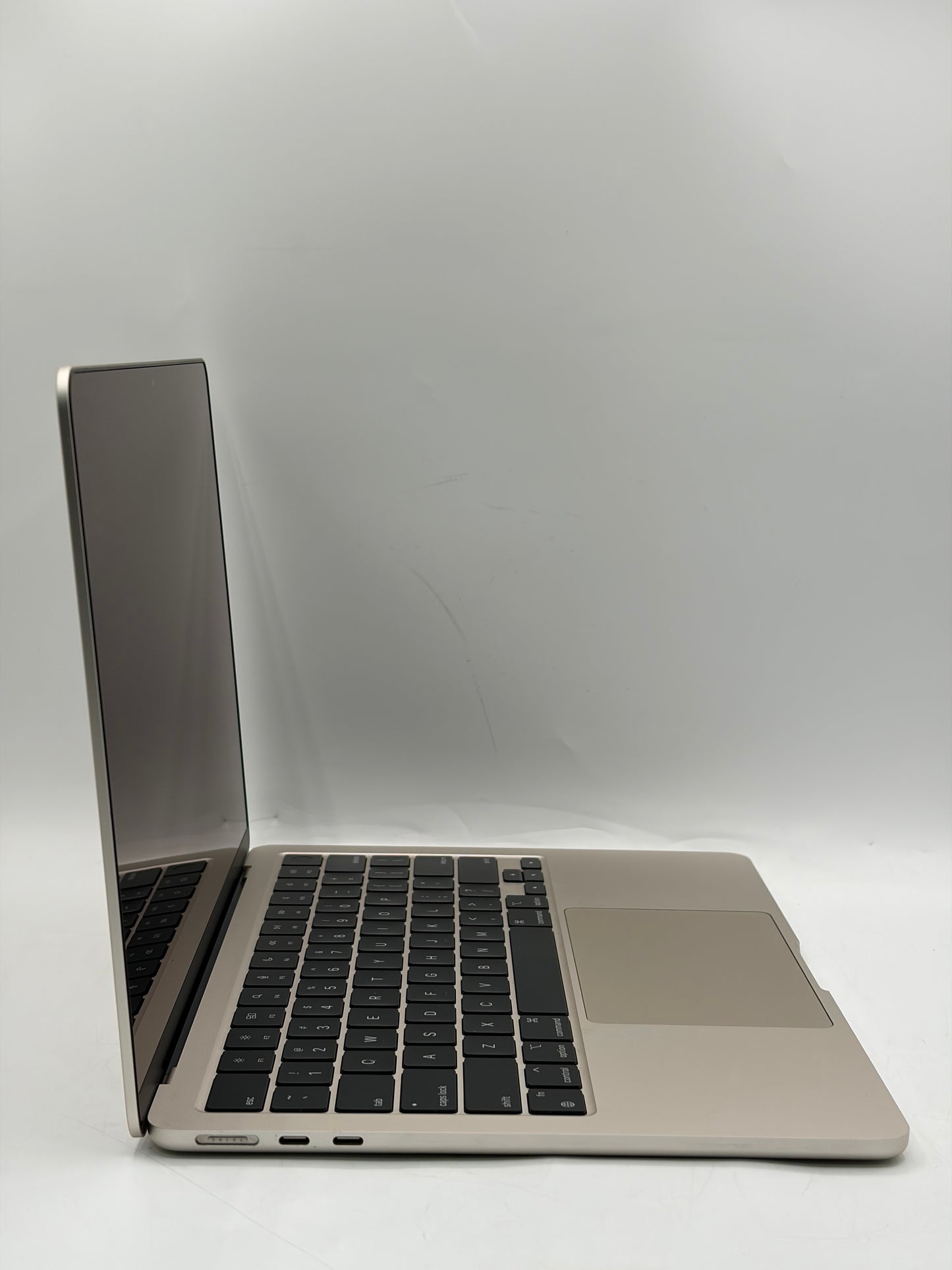 2022 Apple MacBook Air 13" M2 8GB RAM 256GB SSD A2681 MLY33LL/A Starlight