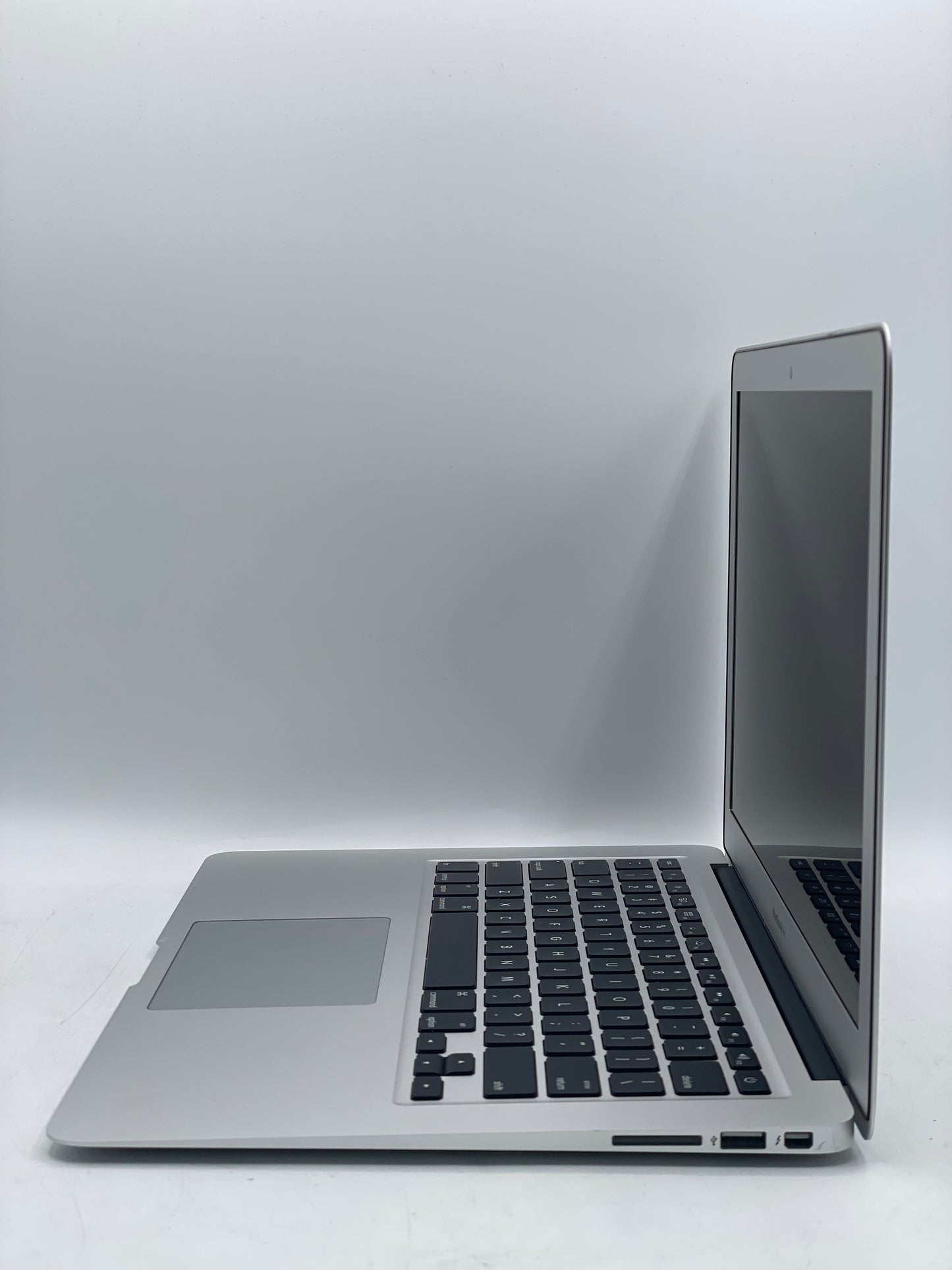 Apple MacBook Air 13" A1466/ MQD32LL/A (2017) - Silver - READ
