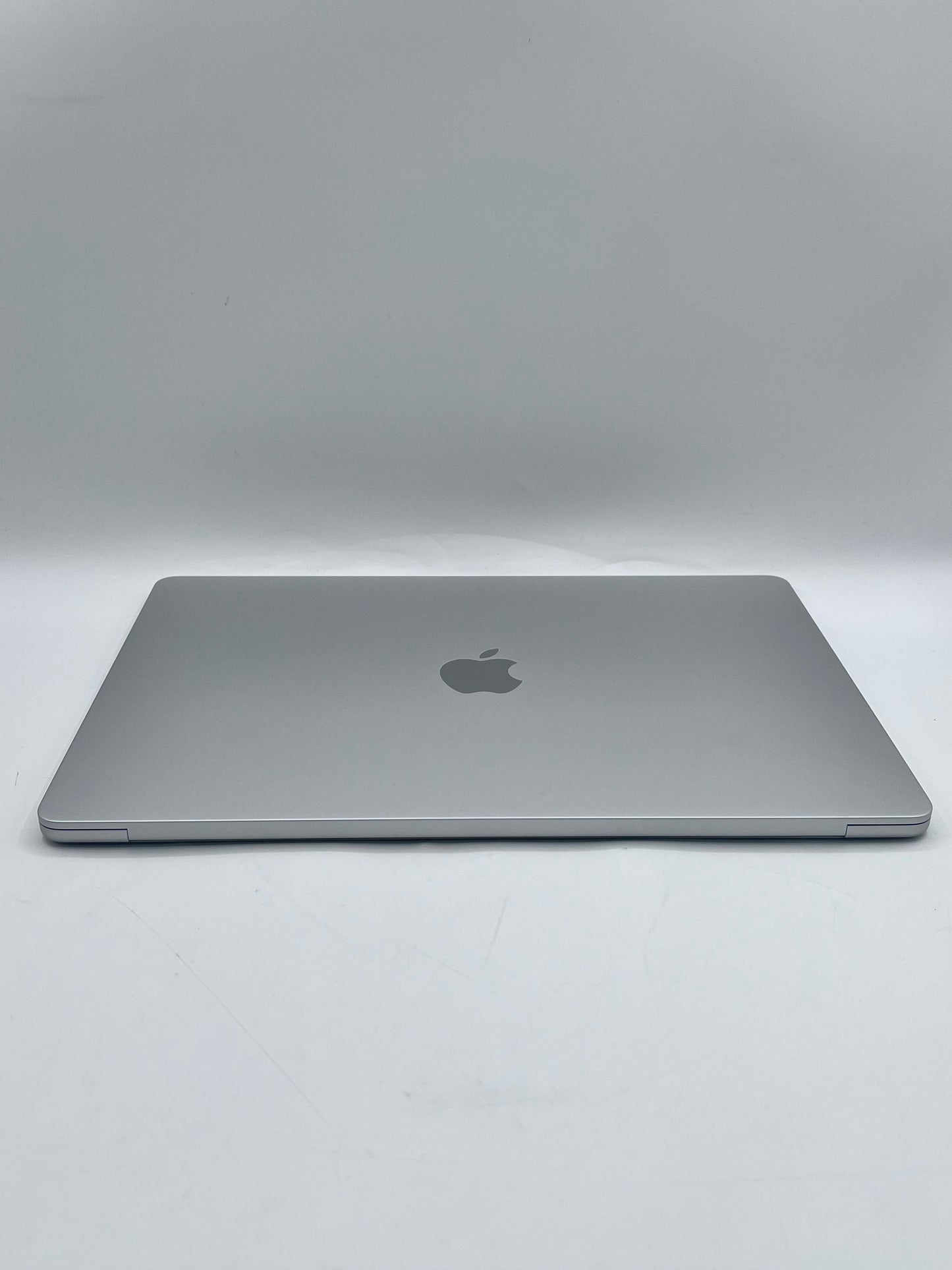 2025 Apple MacBook Air 15" 10C M4 CPU 10C GPU 32GB 1TB A3241 SLV READ