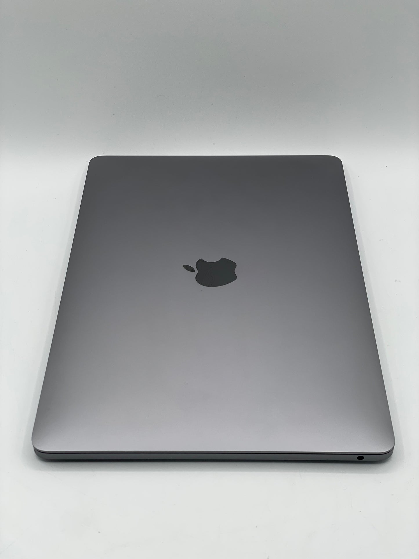 2022 Apple MacBook Pro 13.3" 8C M2 10C GPU 8GB 256GB A2338 84 Cycle Count SG