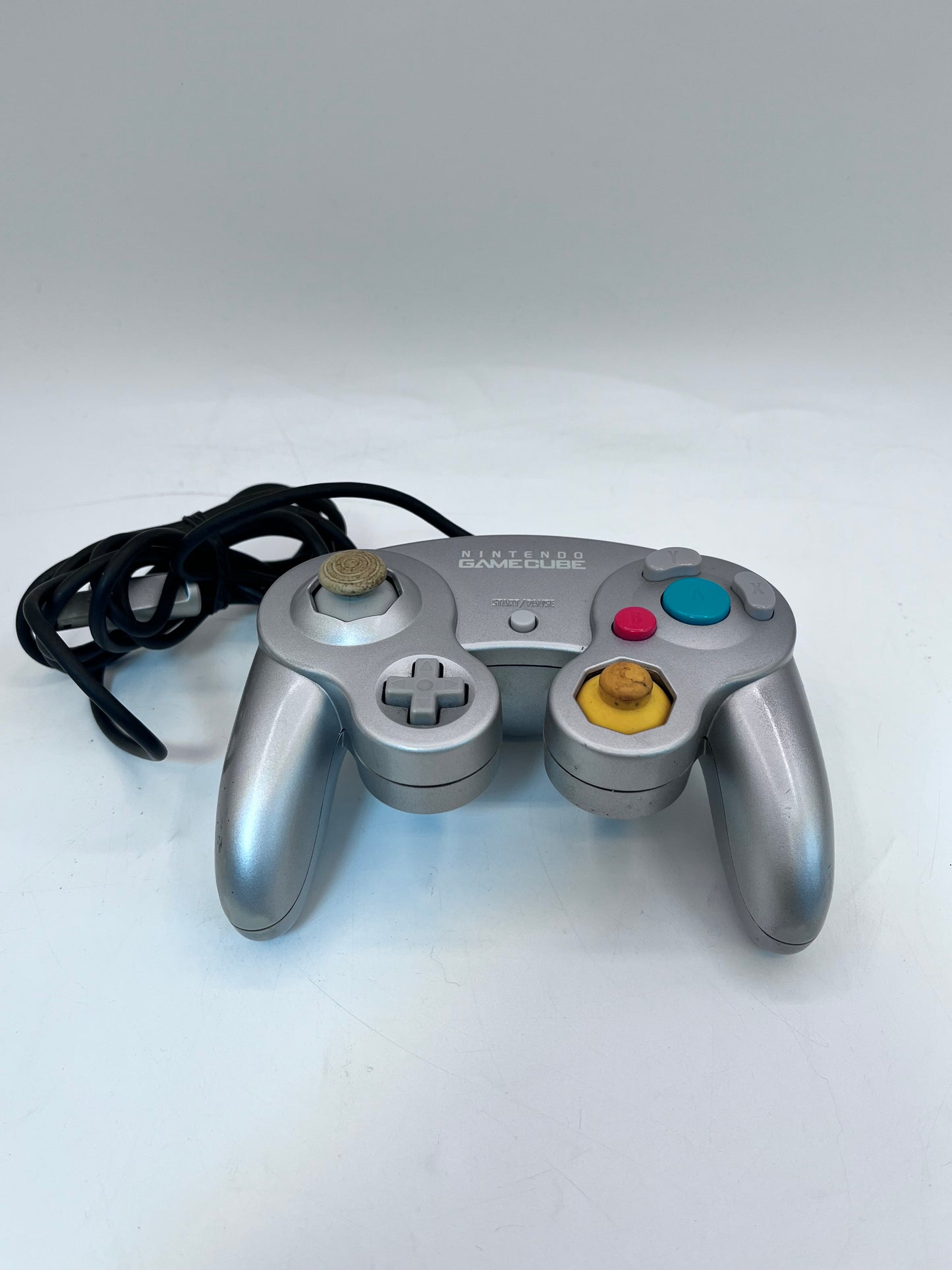 Nintendo Gamecube Platinum Silver DOL-101 - Tested & Working with Cables and 2 OEM controllers