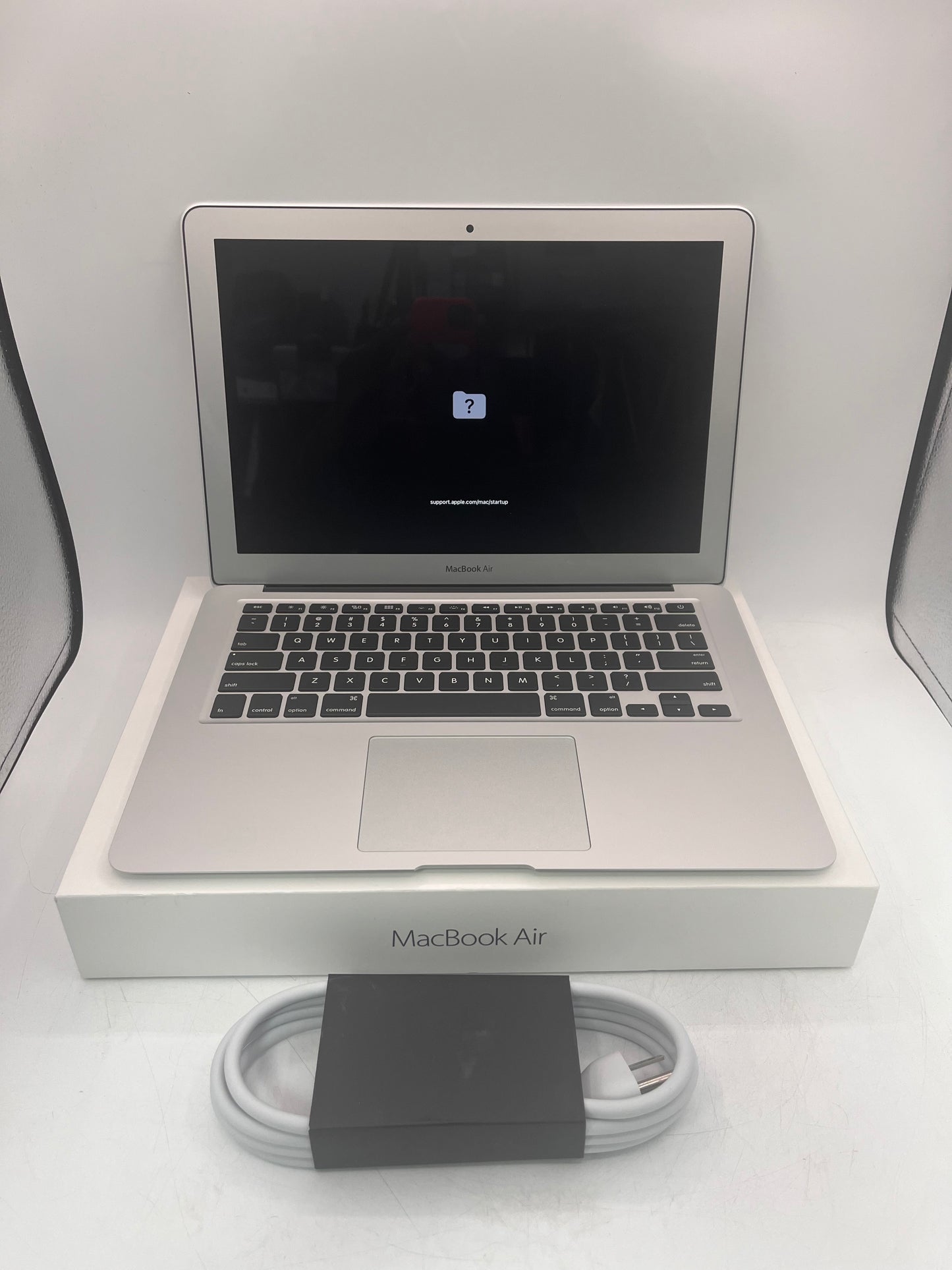 Apple MacBook Air 13" A1466 2017 Core i5 8GB 128GB Silver NO OS CYCLE COUNT 10