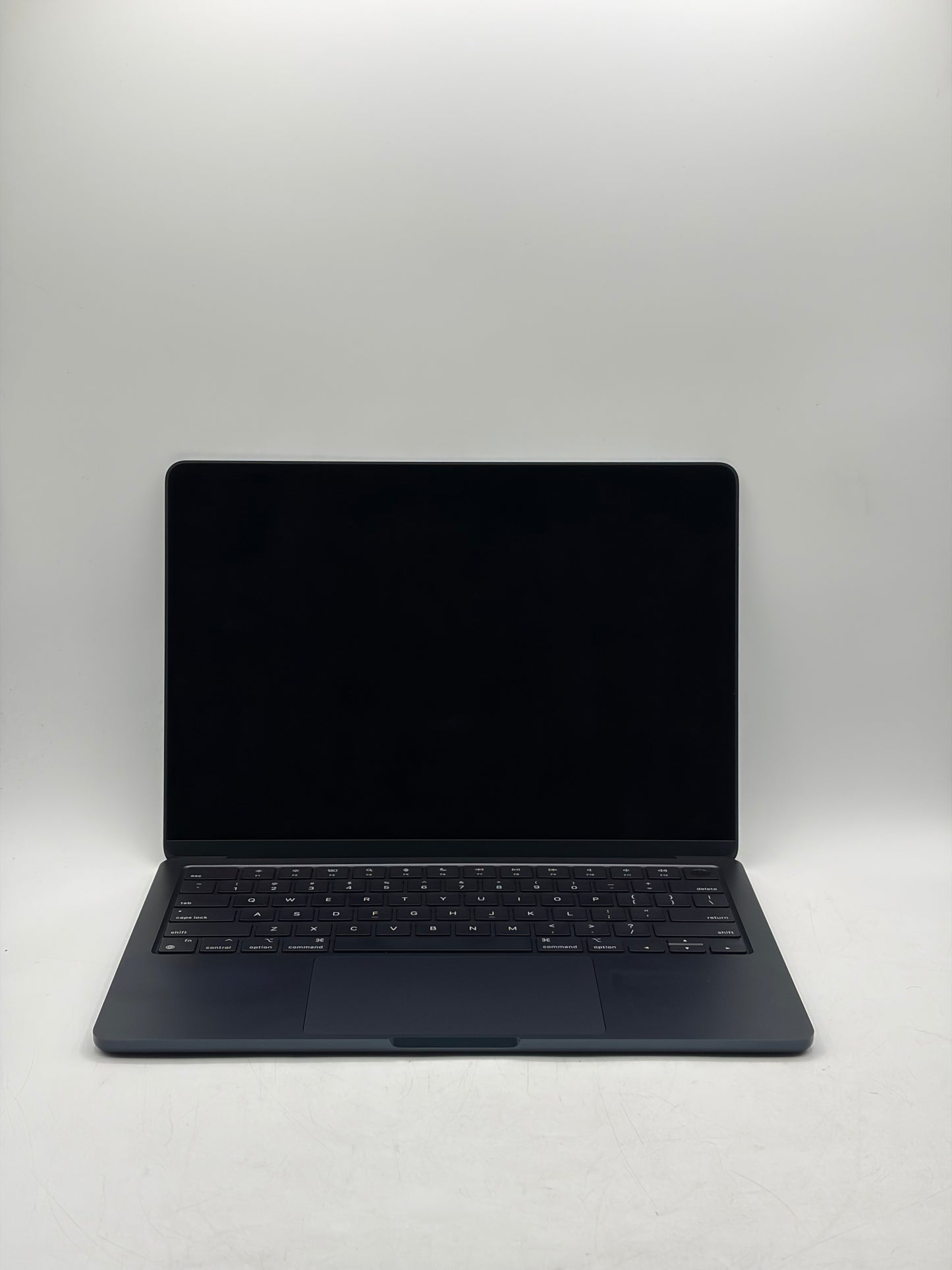 2022 Apple MacBook Air 13.3" 8C M2 8C GPU A2681 16GB 256GB 32 Cycle Count MIDNGT