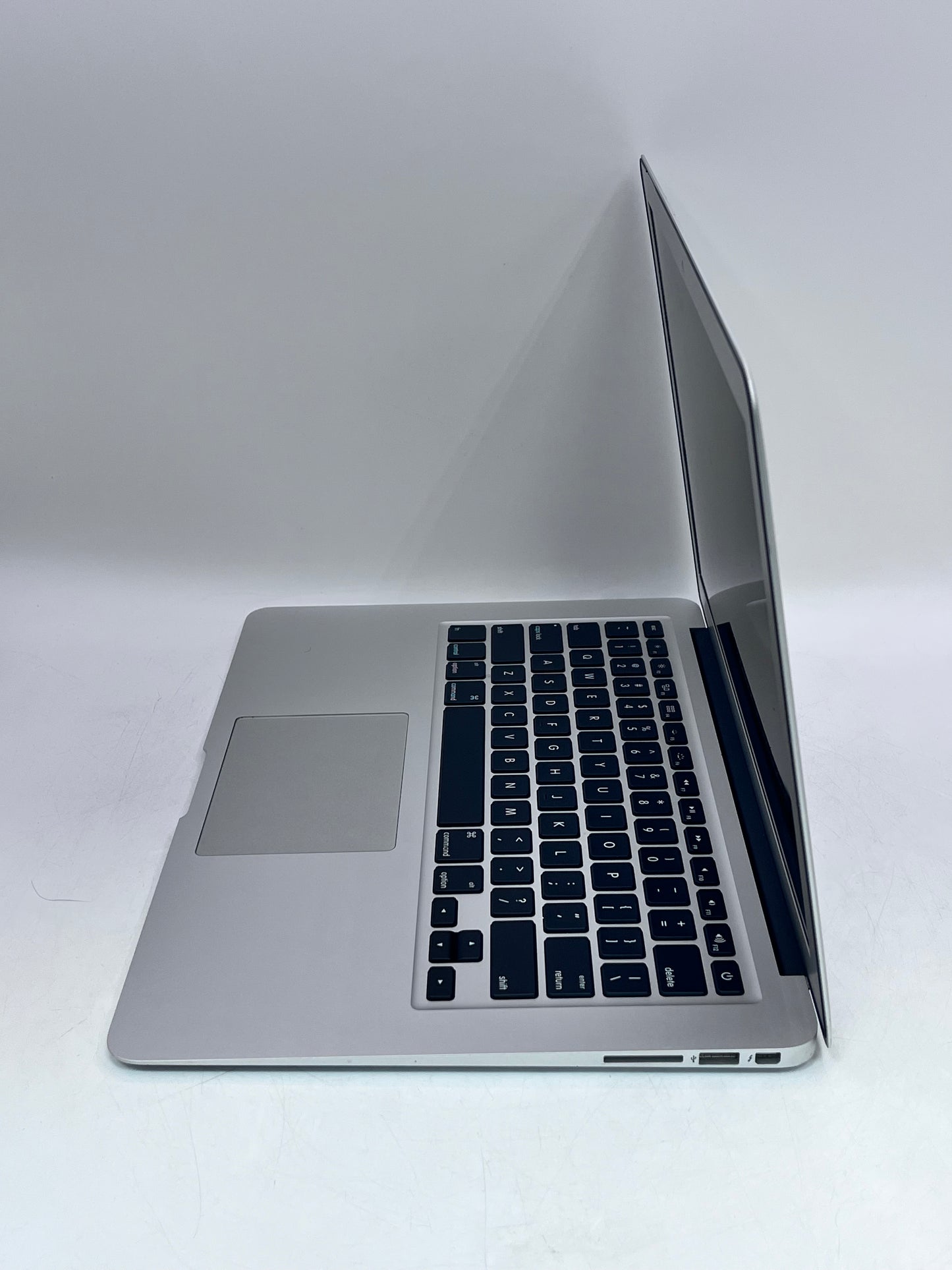 Apple MacBook Air 13" 2017 1.8 GHZ Core i5 A1466 8GB RAM 128GB SSD
