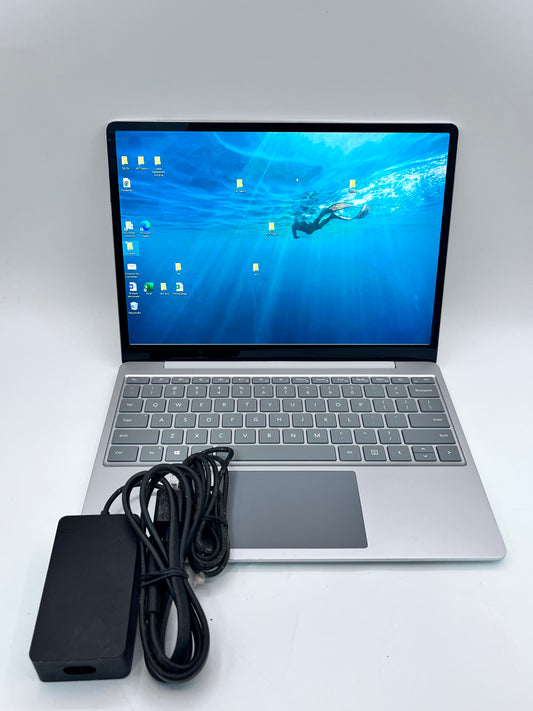 Microsoft Surface Laptop Go 12.4" (64GB, Intel Core i5 10th Gen., 3.60 GHz, 4GB) READ!