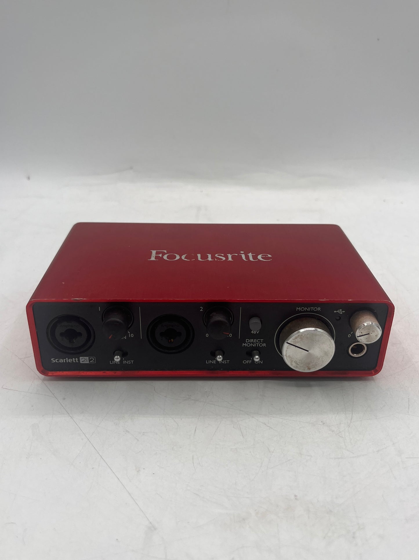 Focusrite Scarlett 2i2 2nd Gen 2-Channel USB Audio Interface