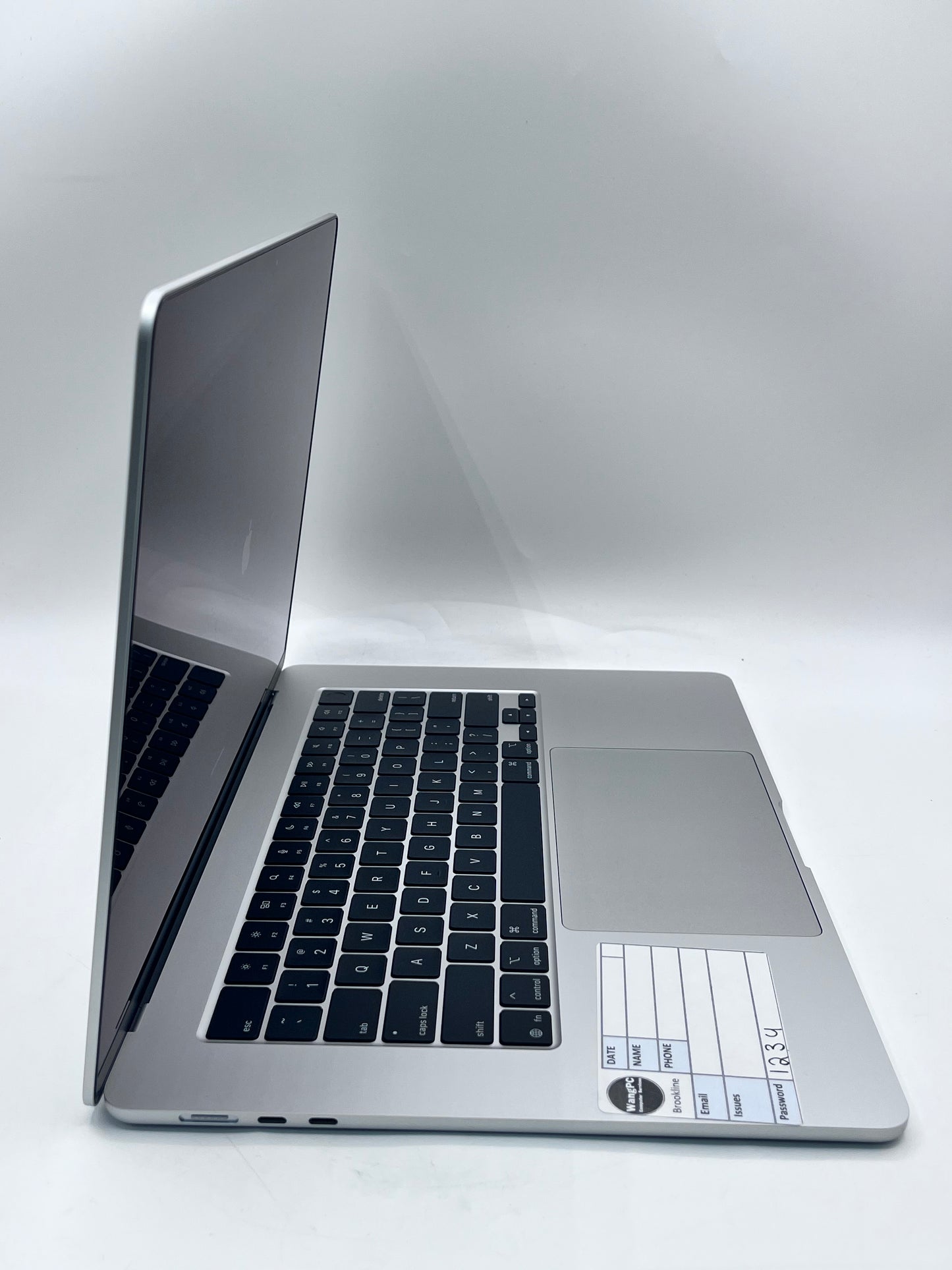 2025 Apple MacBook Air 15" 10C M4 CPU 10C GPU 32GB 1TB A3241 SLV READ