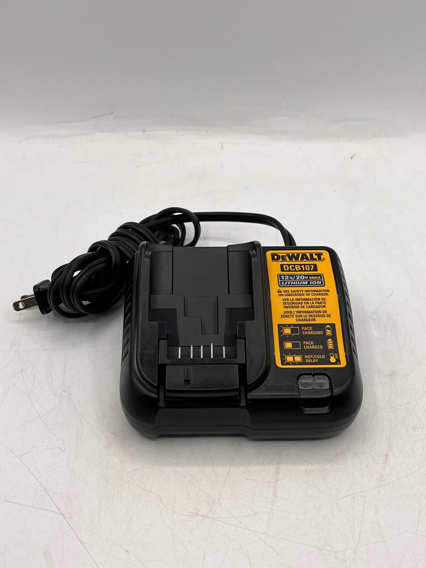 DeWalt DCB107 12V/20V MAX Lithium Ion Battery Charger