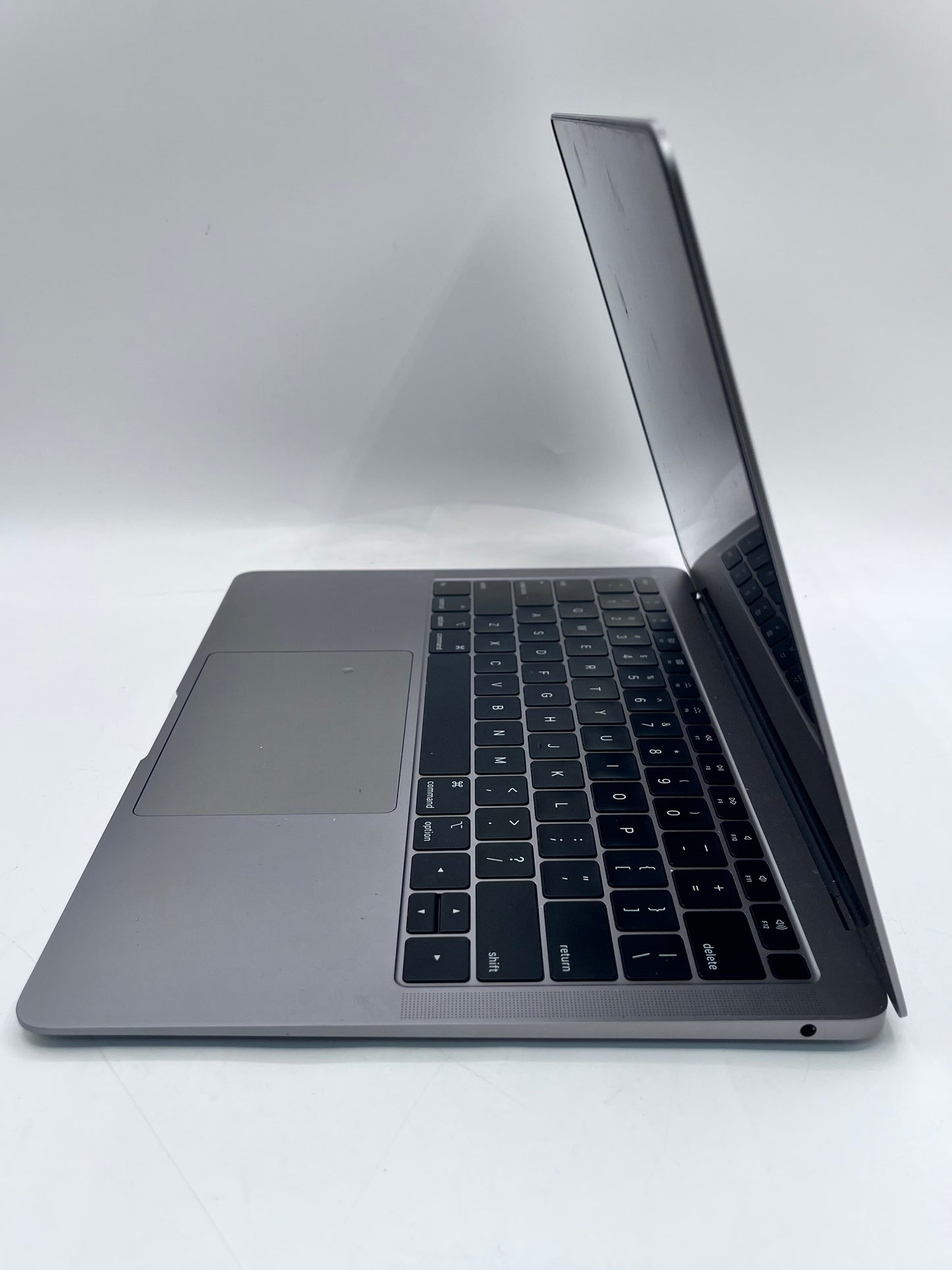 Apple MacBook Air 13" A1932 128GB 4GB 2019 -  Space Gray
