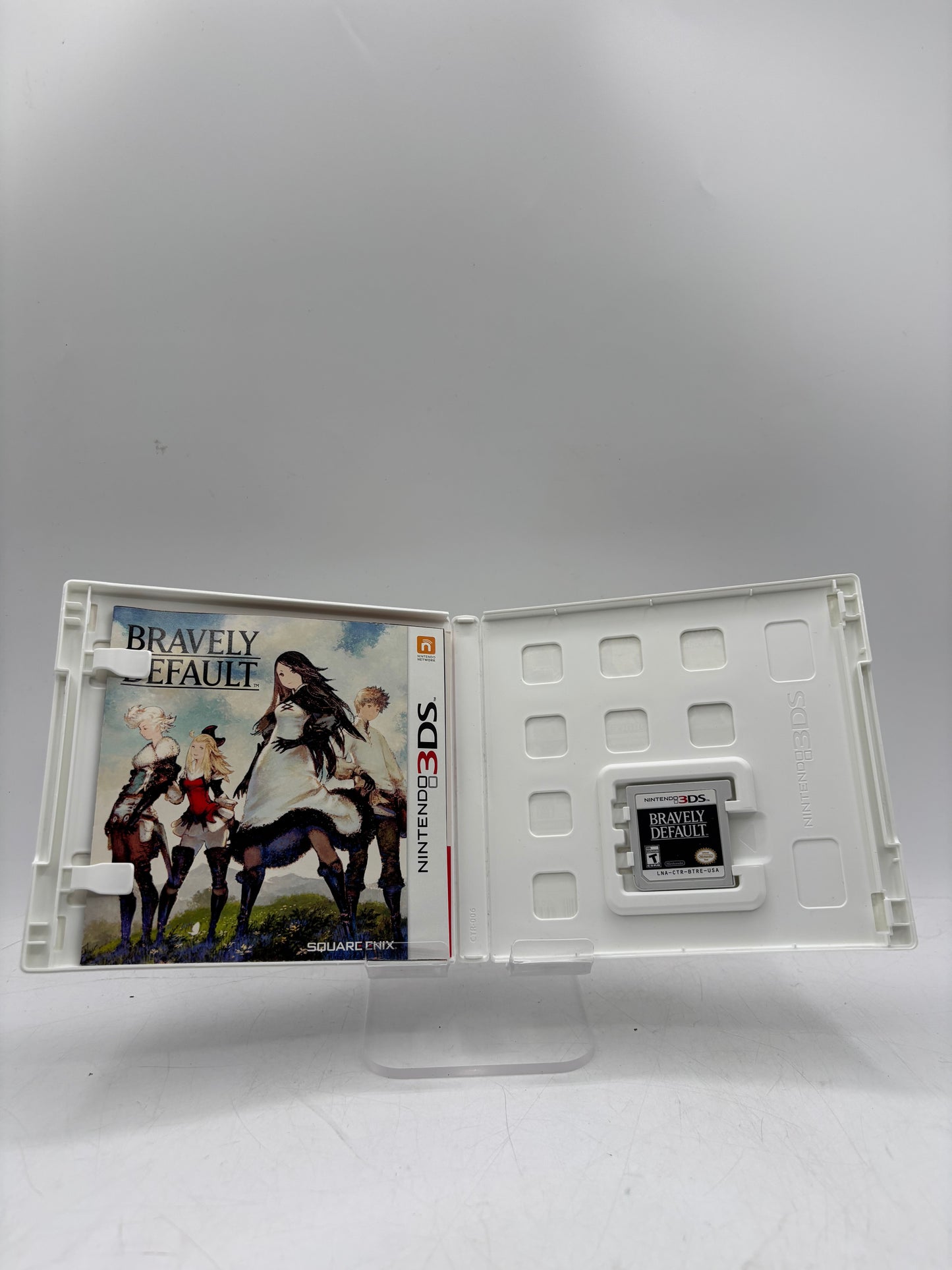 Bravely Default--Nintendo 3DS (FREE SHIPPING)