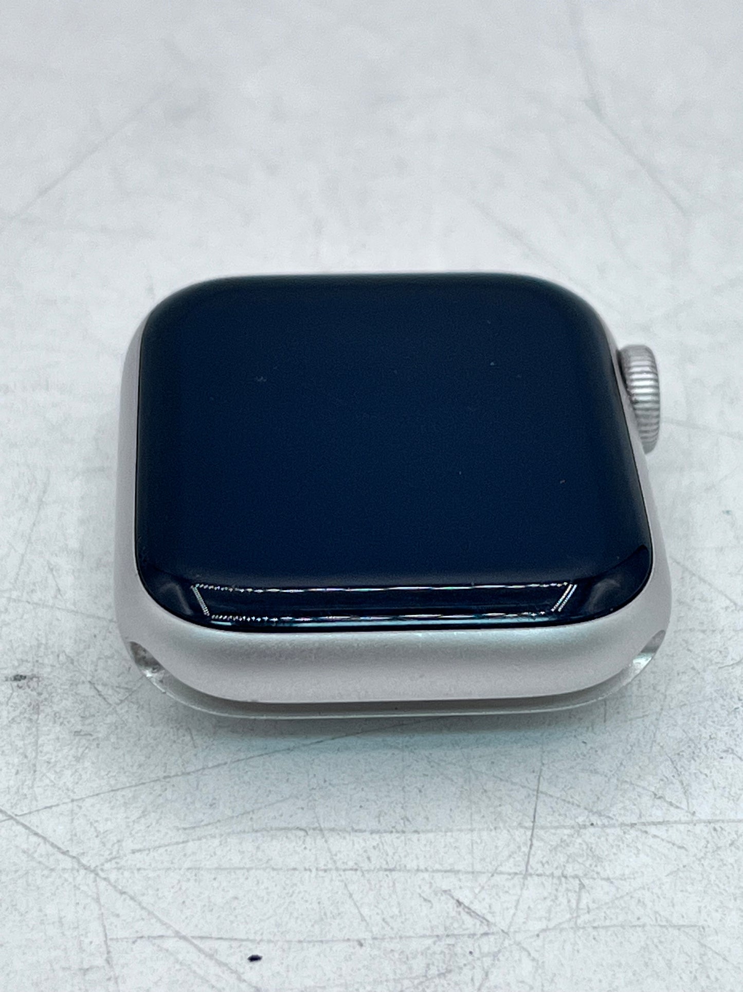 Apple SE 2nd Gen Smart Watch 40mm GPS Only -Starlight