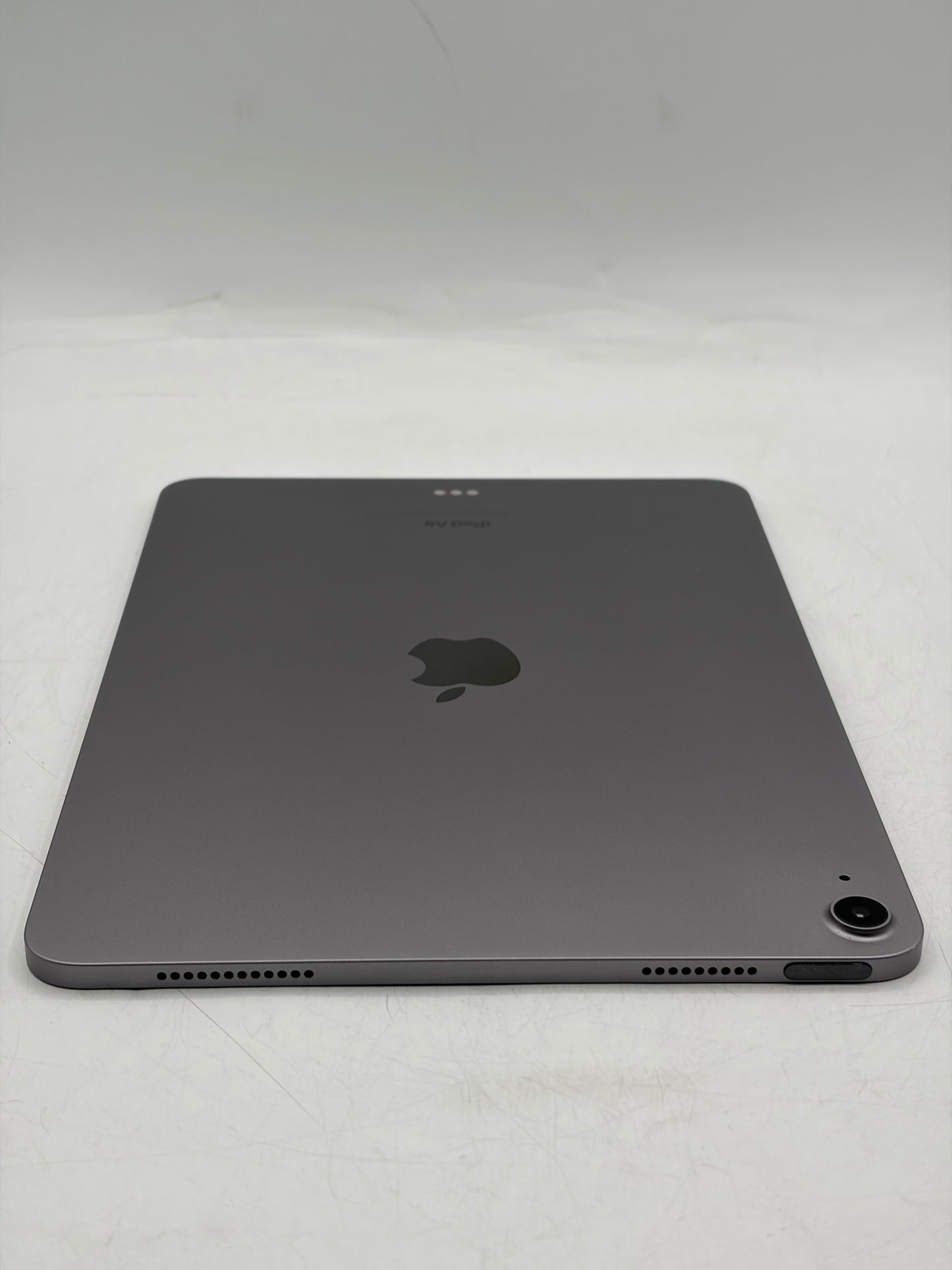 Apple iPad Air 11" 6th Gen 256GB A2902 MUWG3LL/A - Space Gray 97% Battery Health
