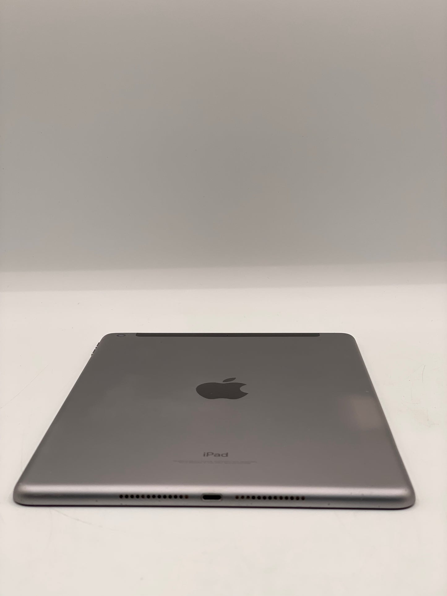 Apple iPad 6th Gen, 32GB, Wi-Fi with Apple Pencil