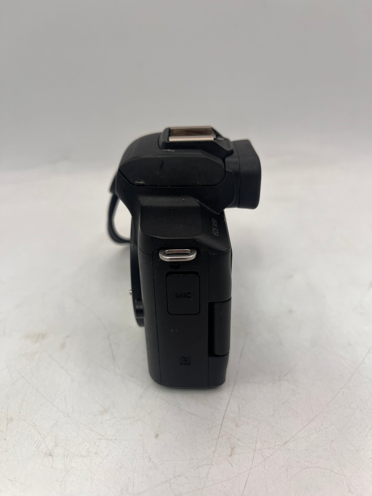 Canon EOS M50 Digital Camera Black Broken w/ Battery & Wrist Strap