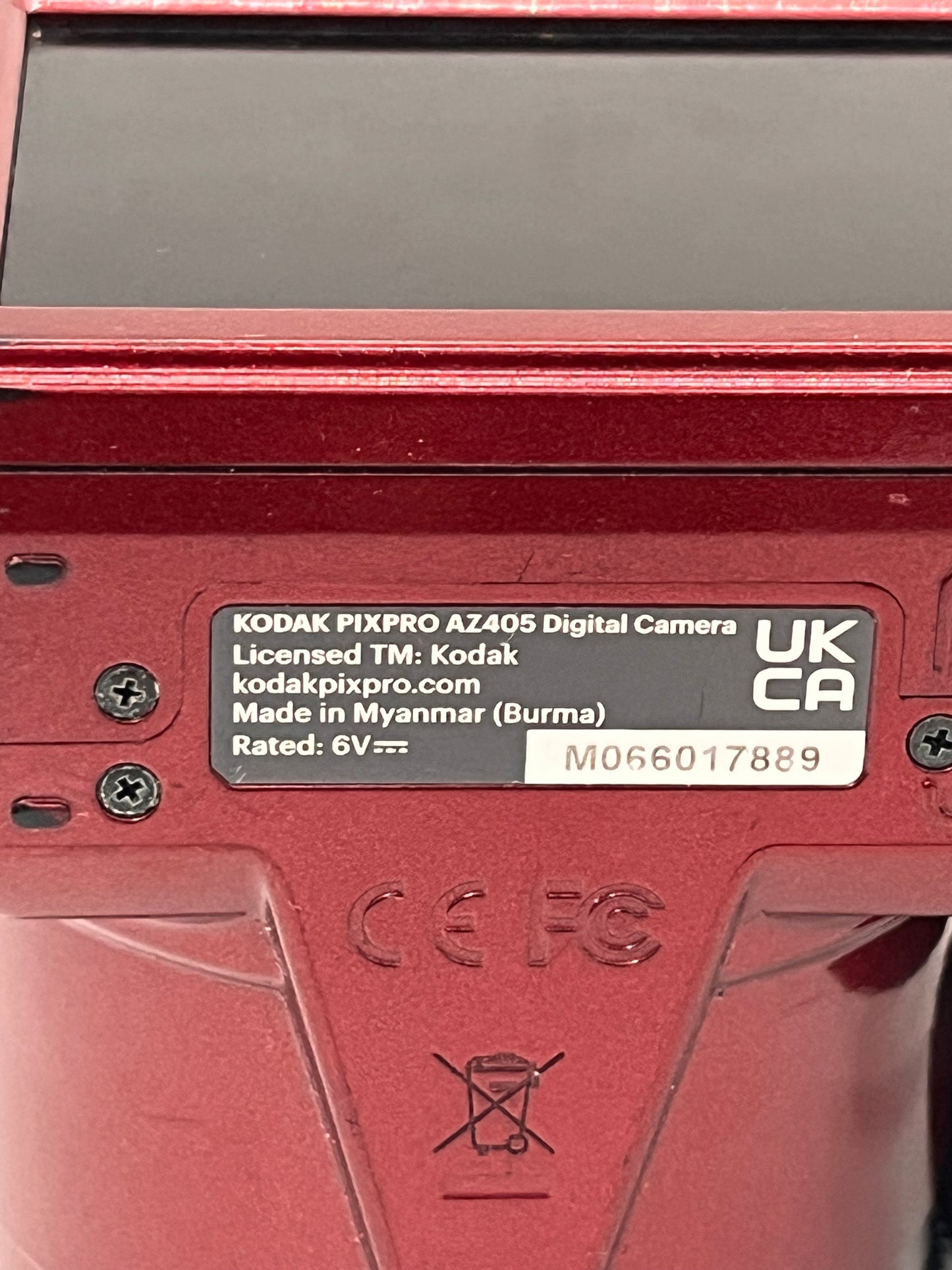 Kodak PIXPRO AZ405 Digital Camera 40X Zoom 20MP 1080P in Red