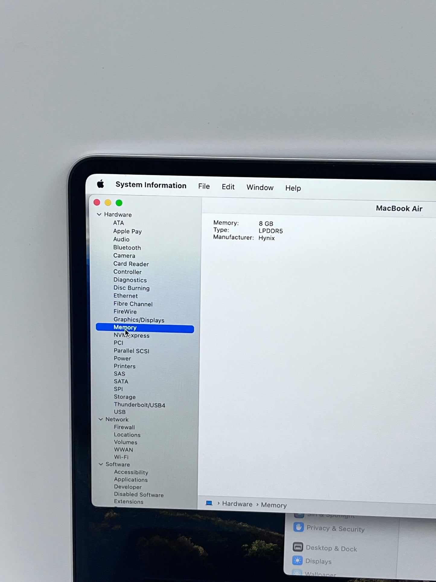 2022 Apple MacBook Air 13.3" M2 8GB 256GB A2681 REMOTELY MANAGED