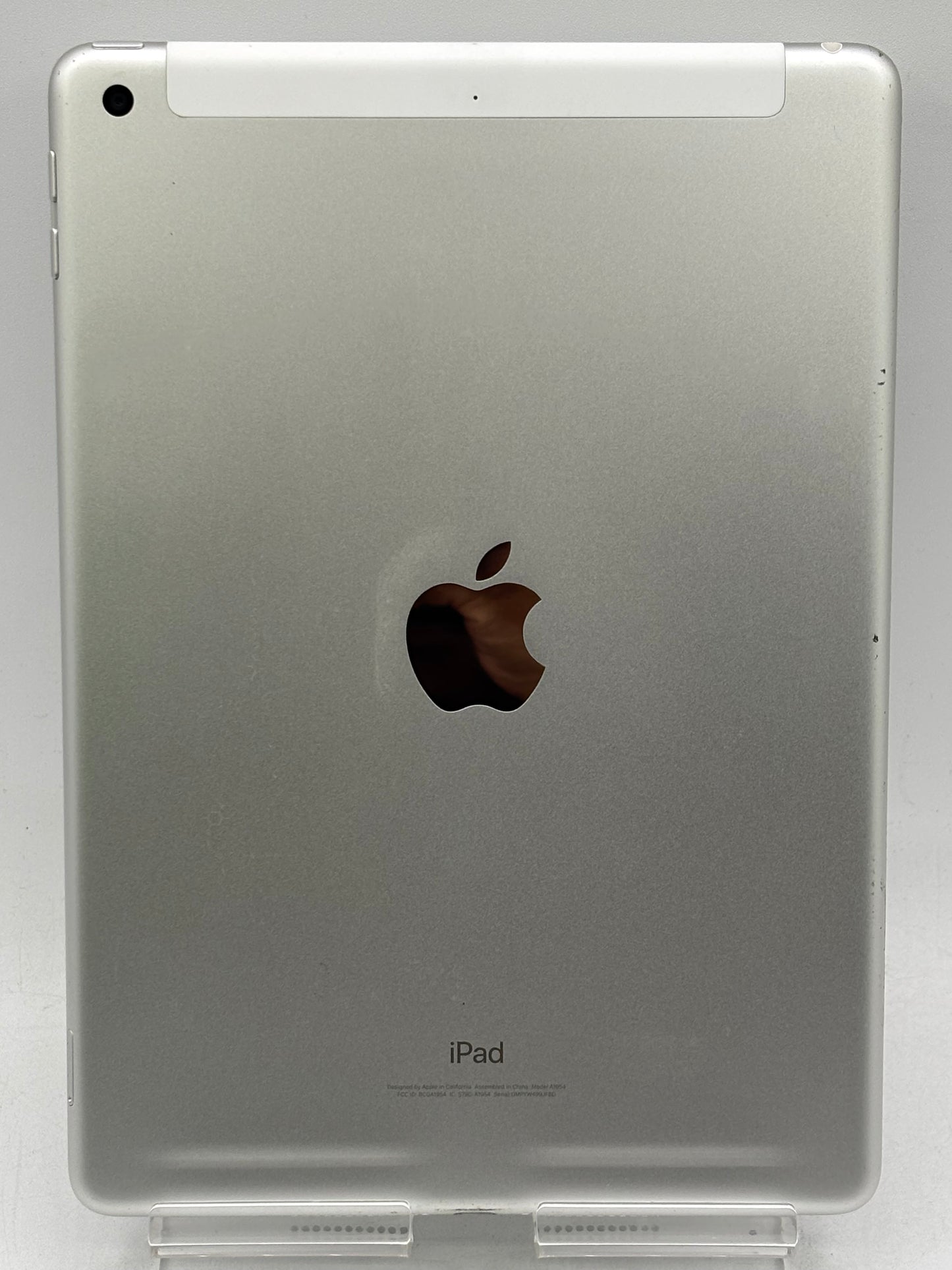Apple iPad 6th Generation A1954 32 GB, Wi-Fi + 4G, 9.7 in, Silver (FREE SHIPPING)