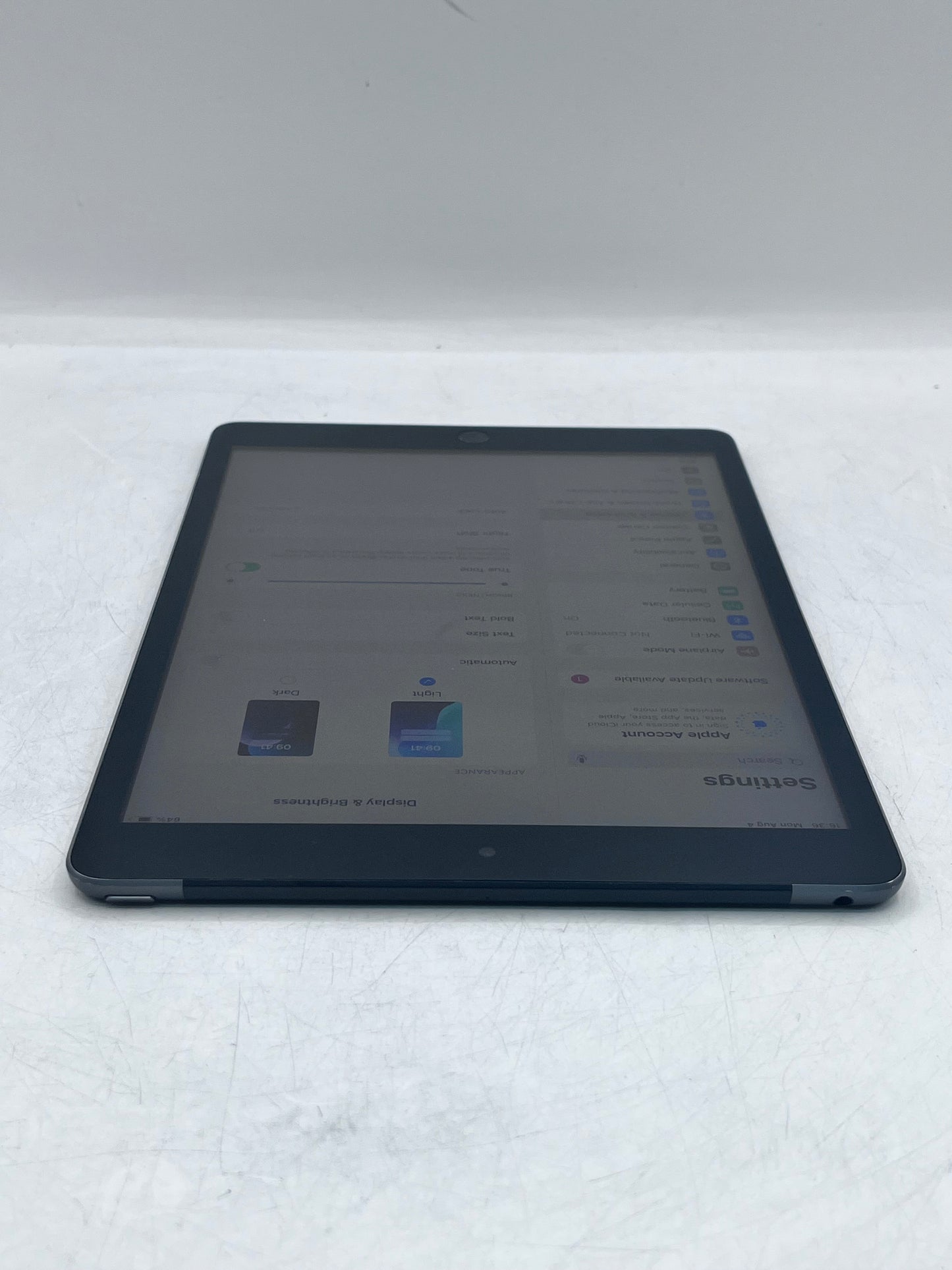 Unlocked Apple iPad (9th Gen) 64GB A2603 (2021) - Space Gray READ