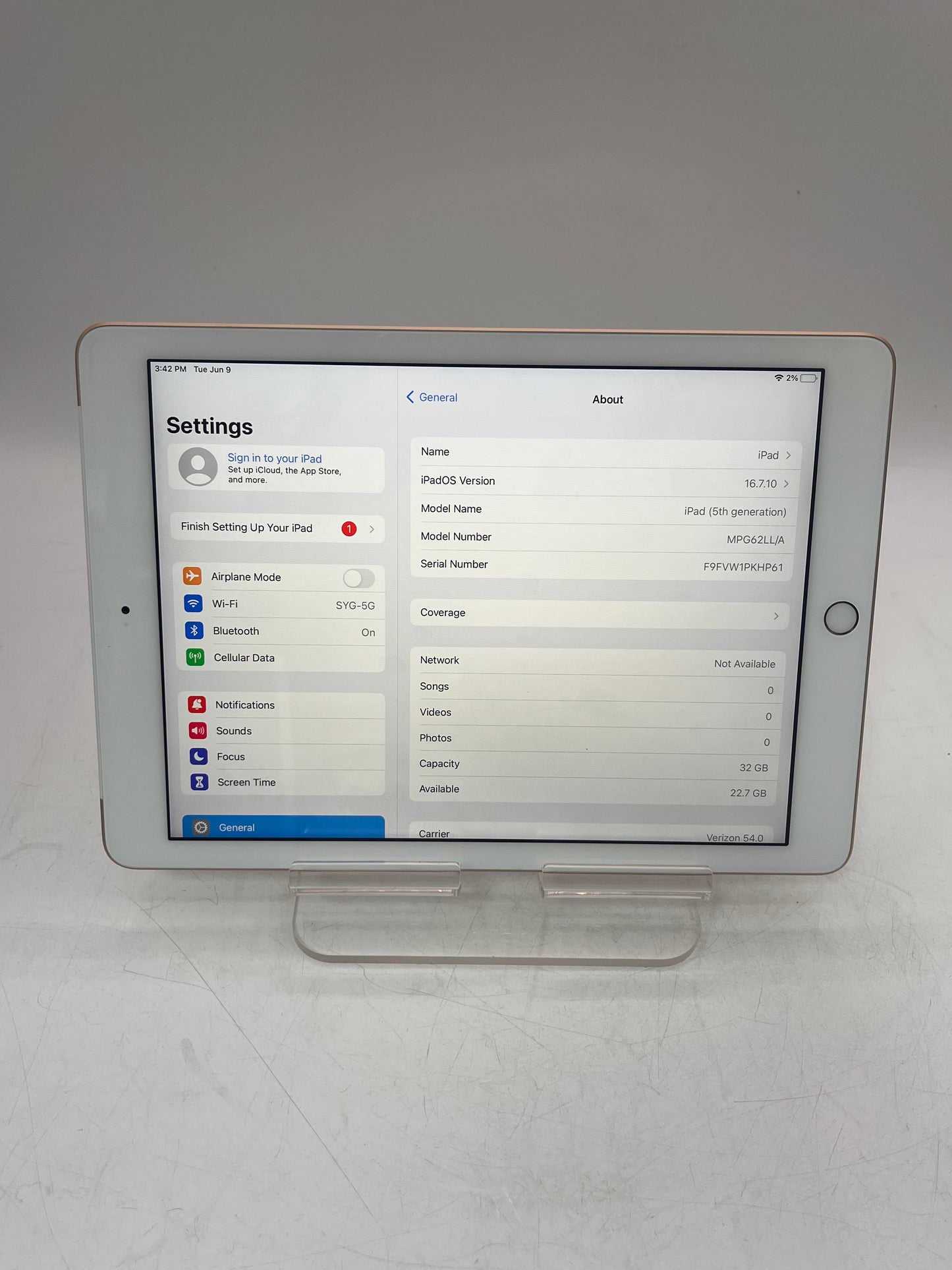 Unlocked  Apple iPad 5th Gen A1823 MPG62LL/A 32GB WiFi + Cellular Gold