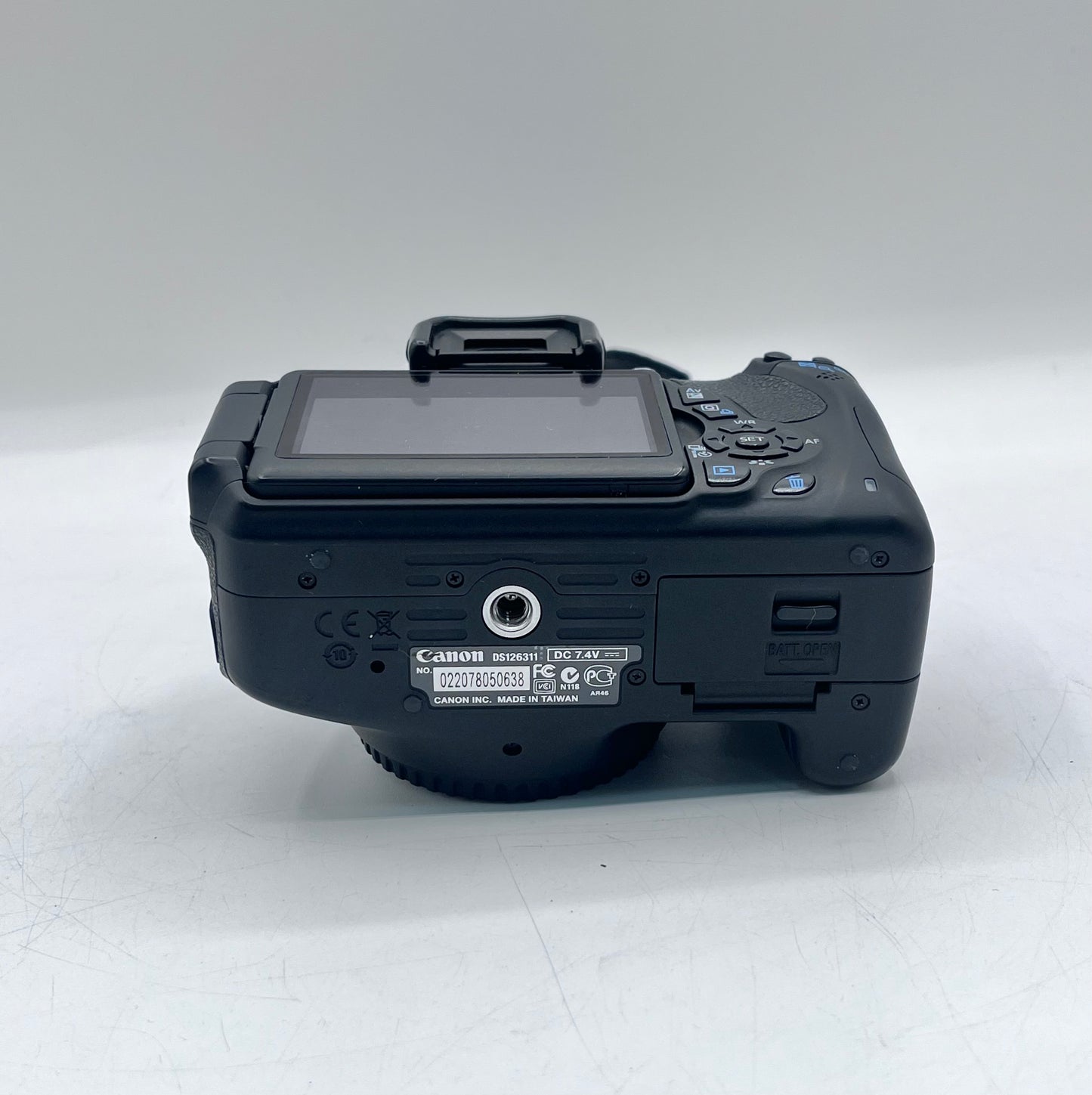 Canon EOS Rebel T3I / EOS 600D 18.0MP Digital SLR Camera