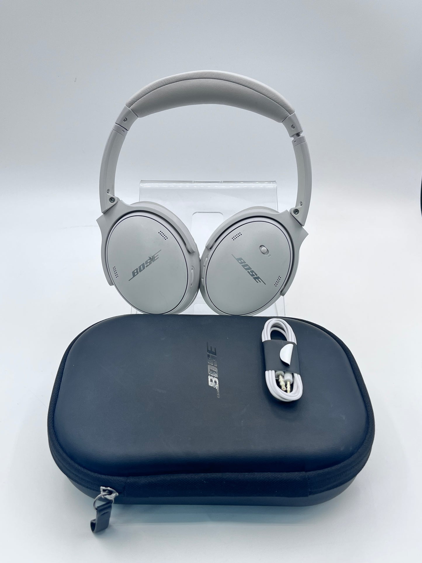 Bose QuietComfort 45  Headphones with Carrying Case - White